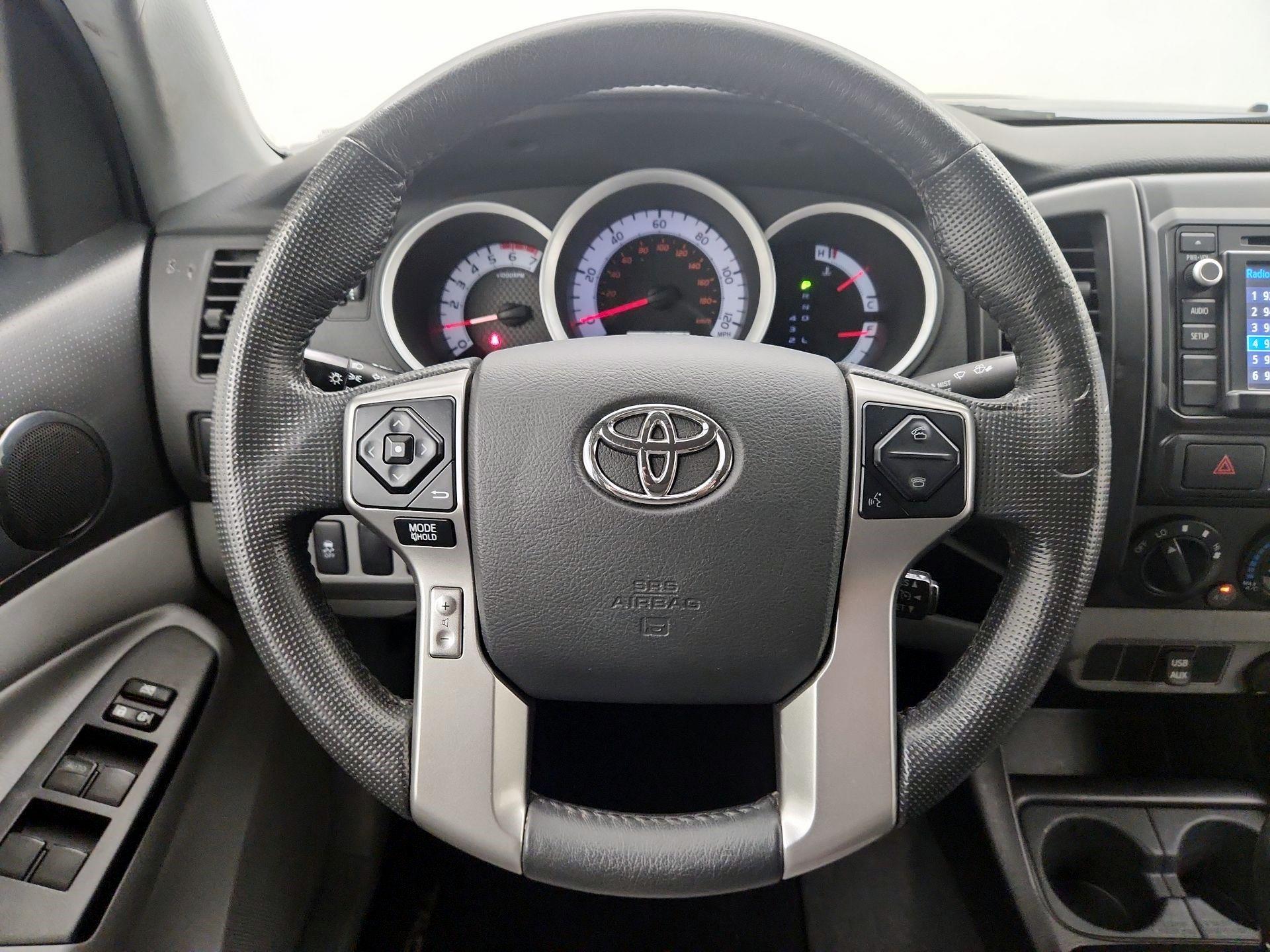 Thumbnail: 2015 Toyota Tacoma - 10