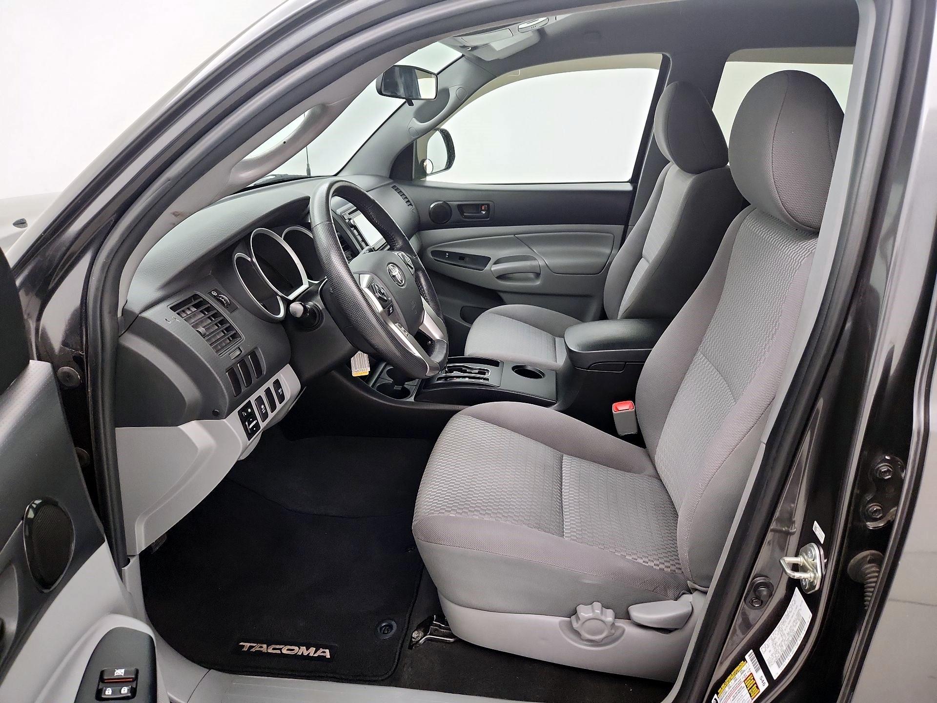 Thumbnail: 2015 Toyota Tacoma - 11