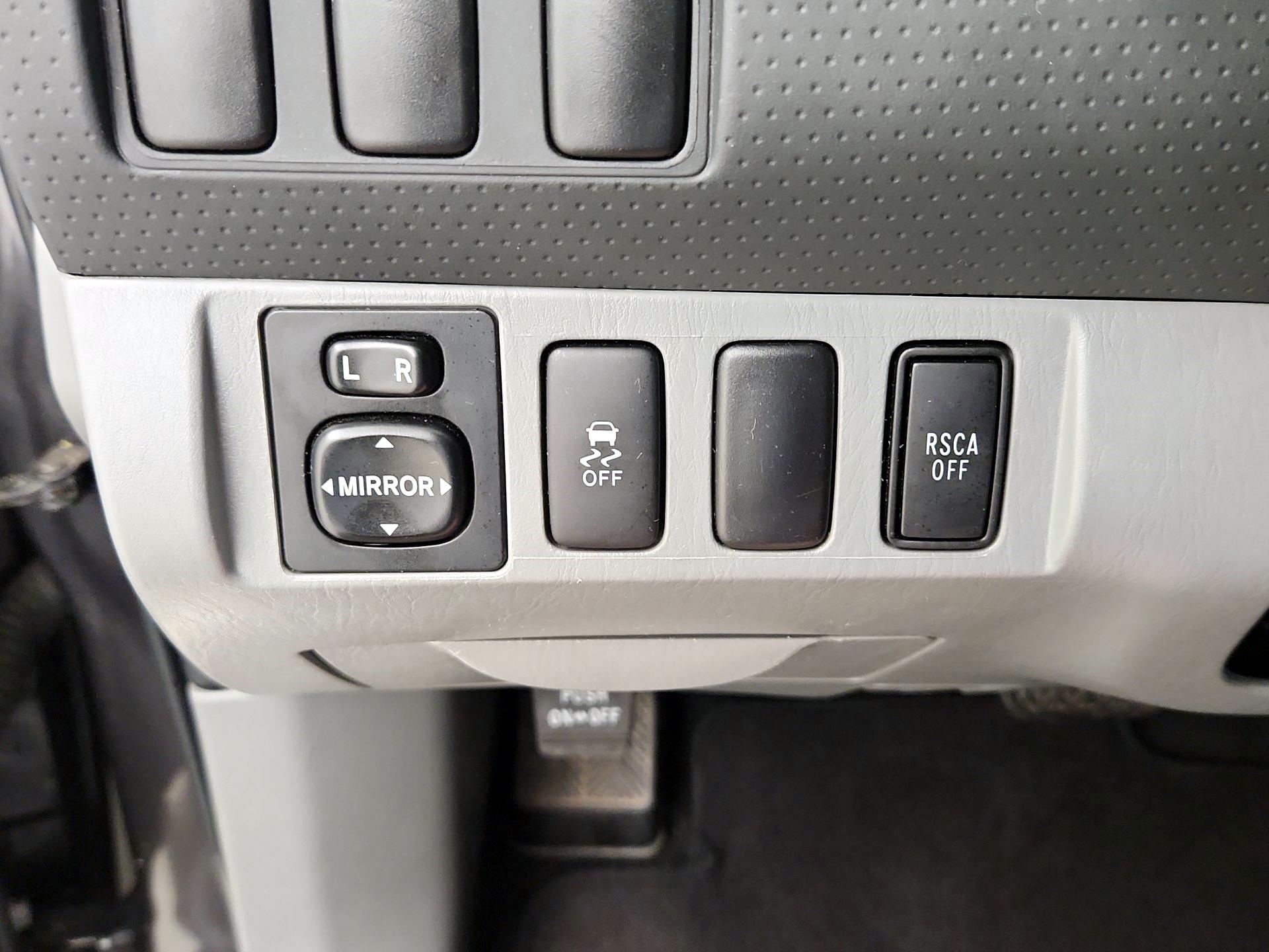 Thumbnail: 2015 Toyota Tacoma - 13
