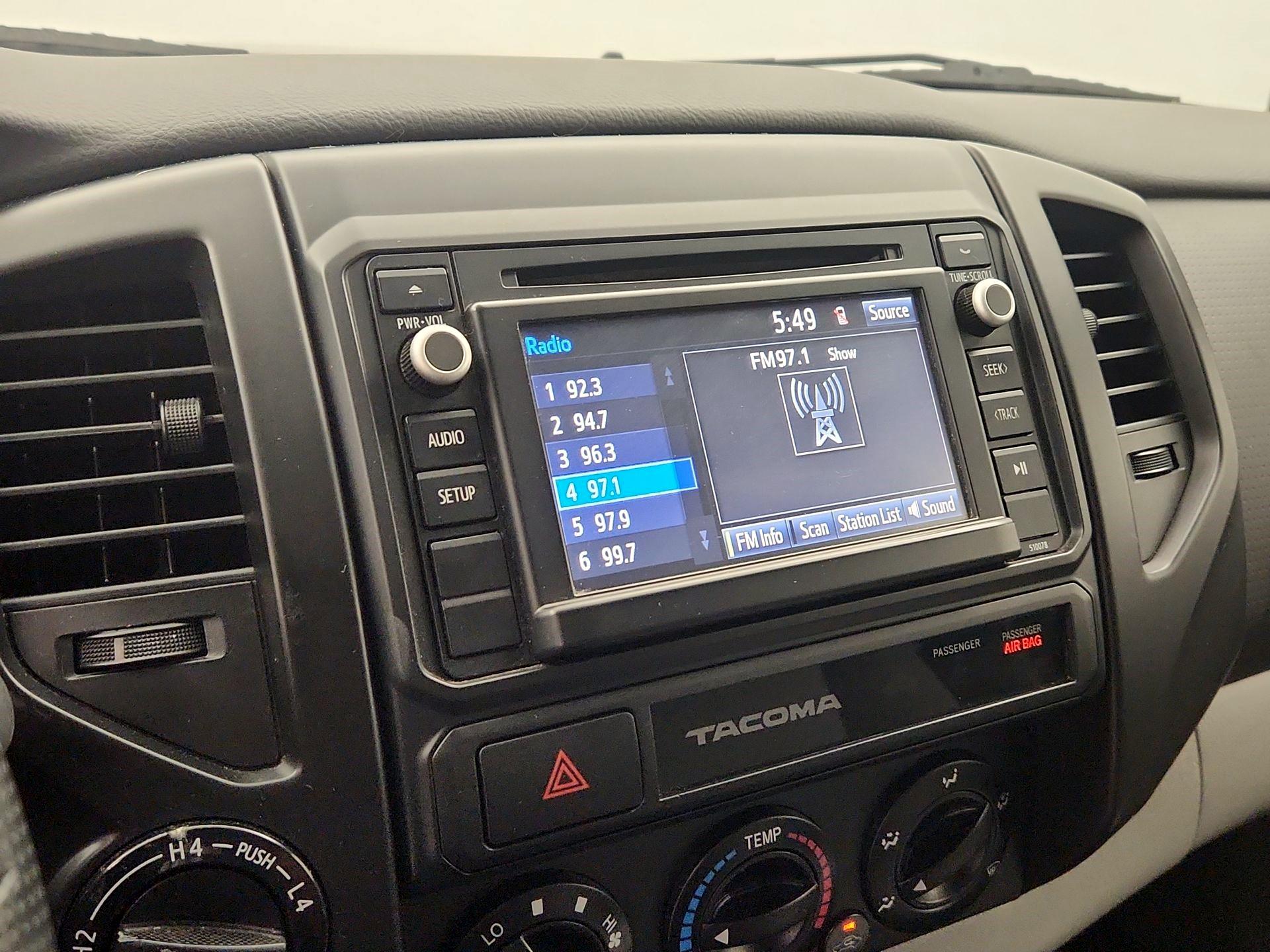Thumbnail: 2015 Toyota Tacoma - 14