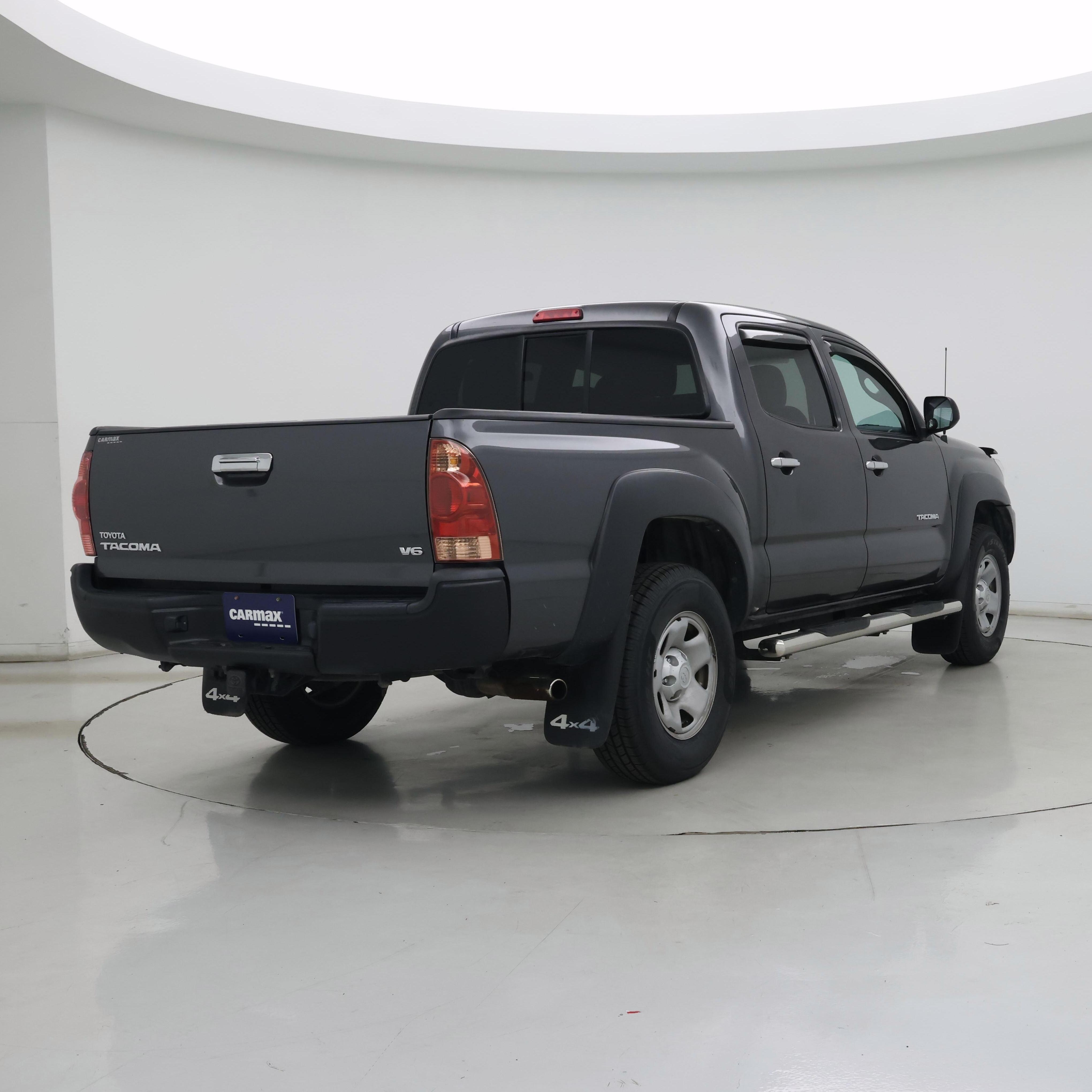Thumbnail: 2015 Toyota Tacoma - 8