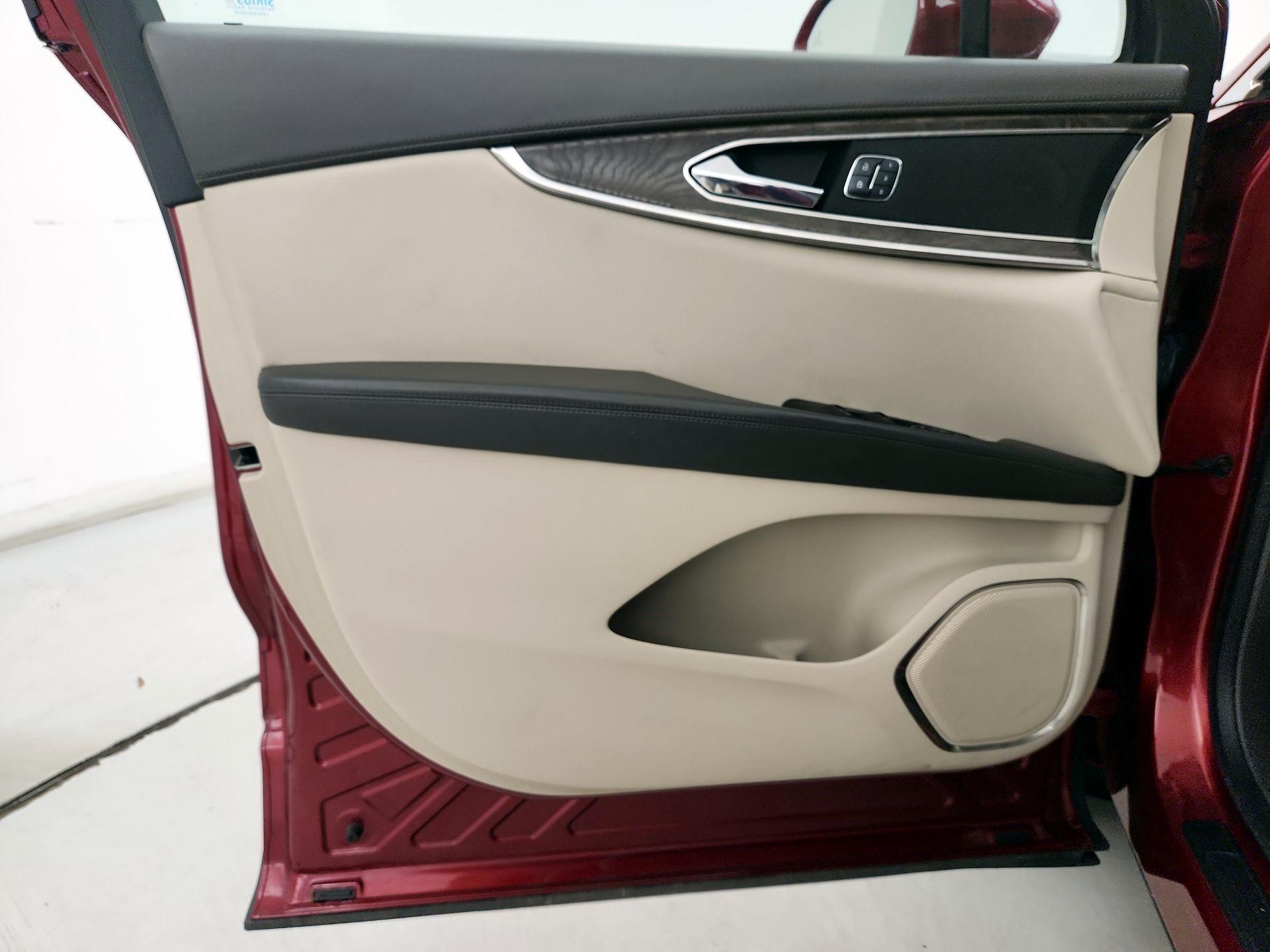 Thumbnail: 2018 Lincoln MKX - 12
