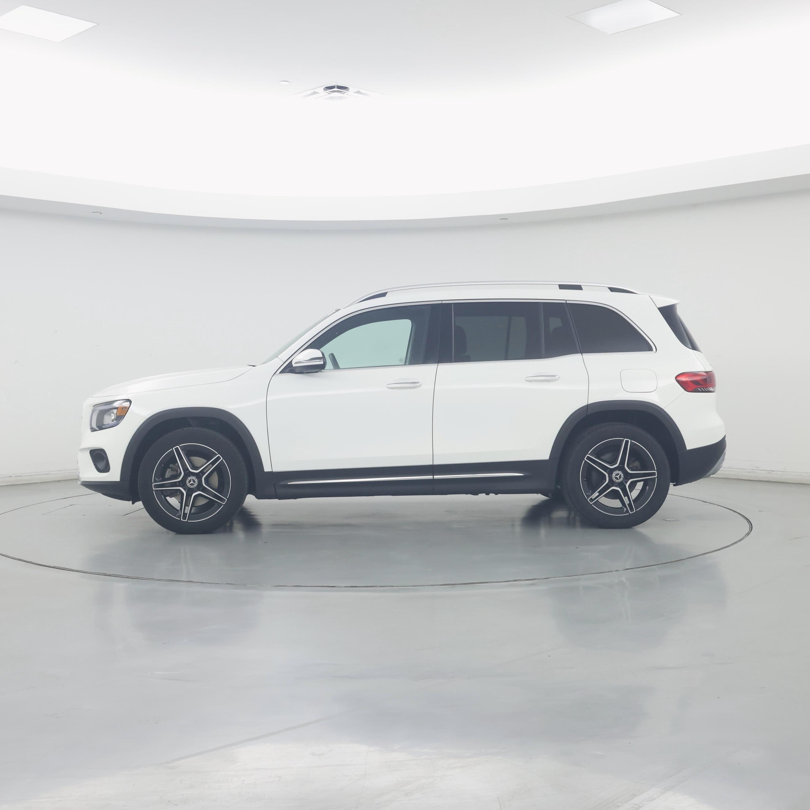 Thumbnail: 2022 Mercedes-Benz GLB - 3
