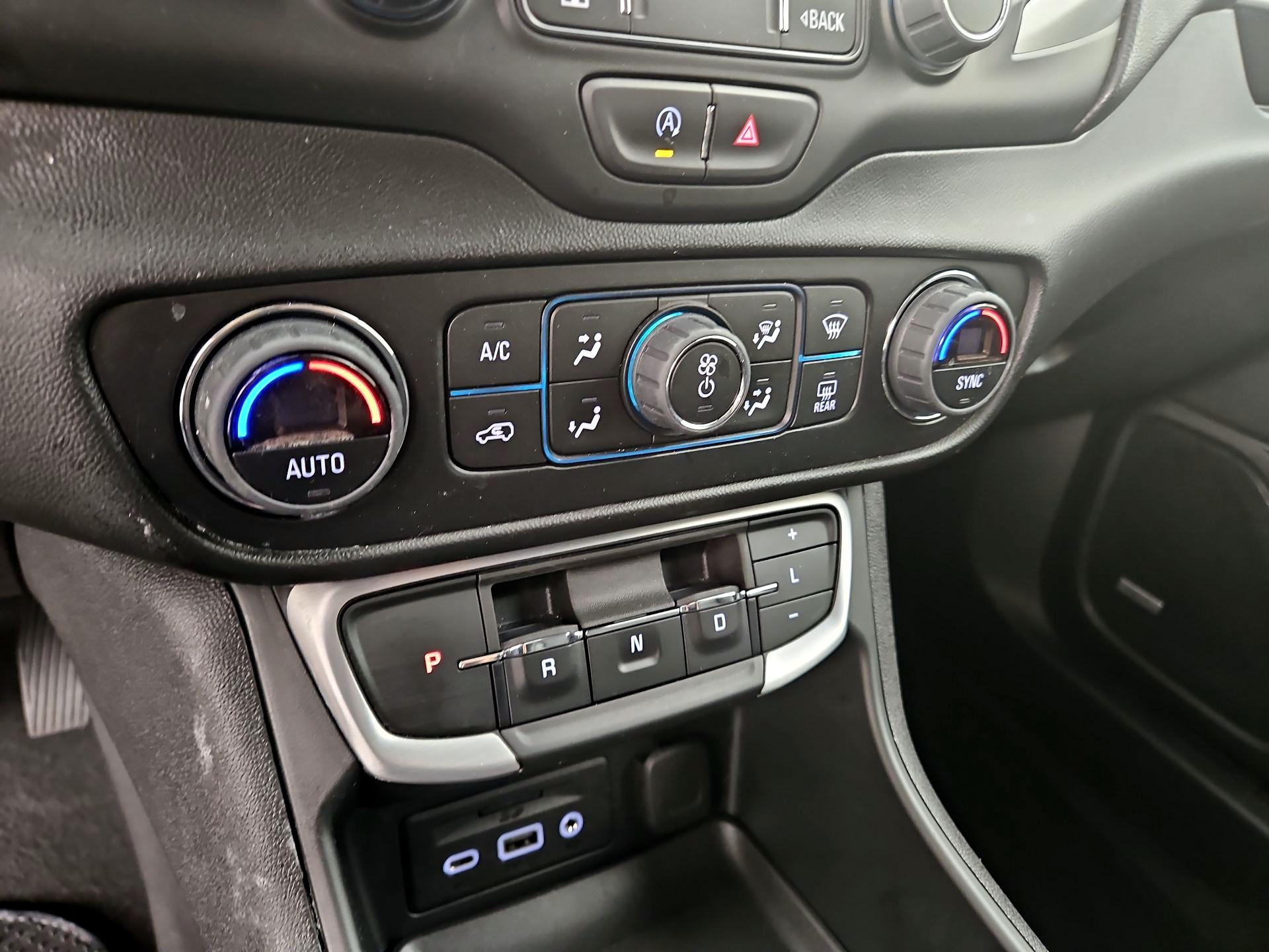 Thumbnail: 2022 GMC Terrain - 16