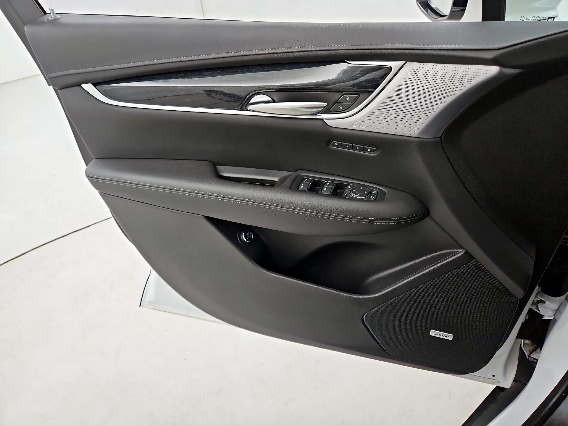 Thumbnail: 2022 Cadillac XT5 - 12