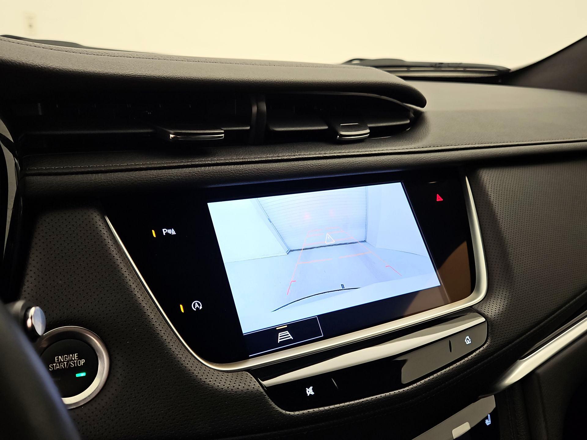 Thumbnail: 2022 Cadillac XT5 - 15