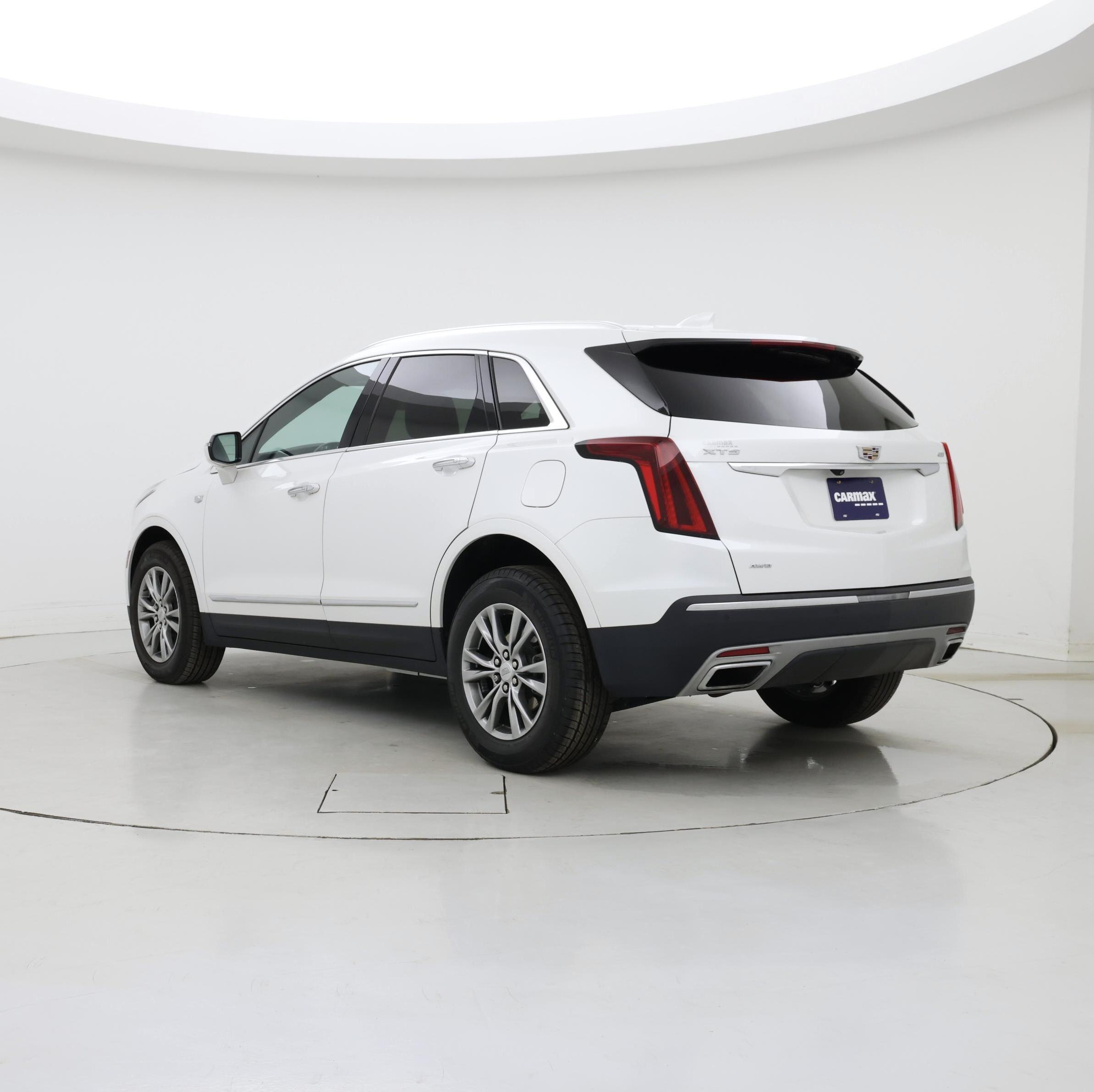 Thumbnail: 2022 Cadillac XT5 - 2
