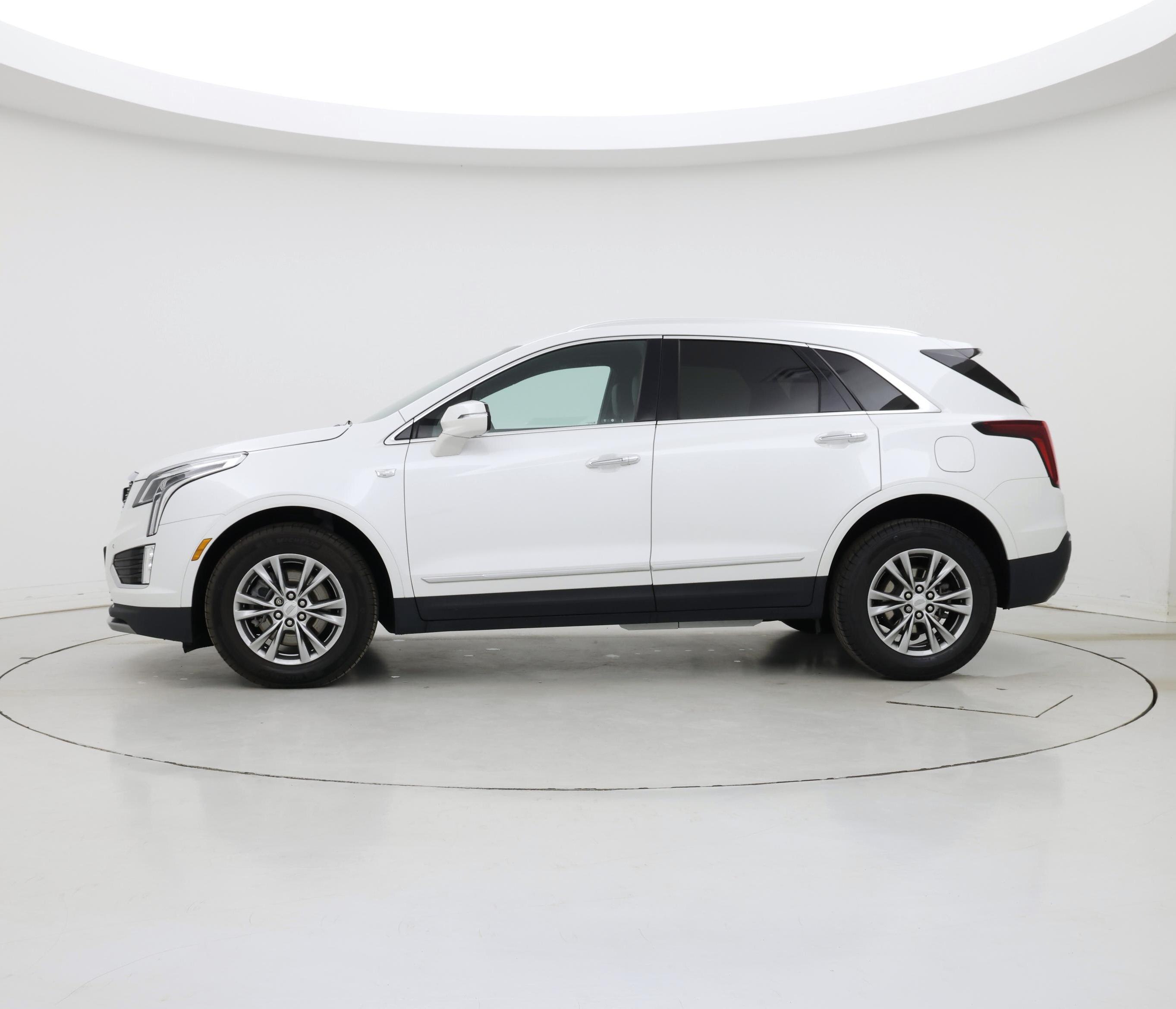 Thumbnail: 2022 Cadillac XT5 - 3
