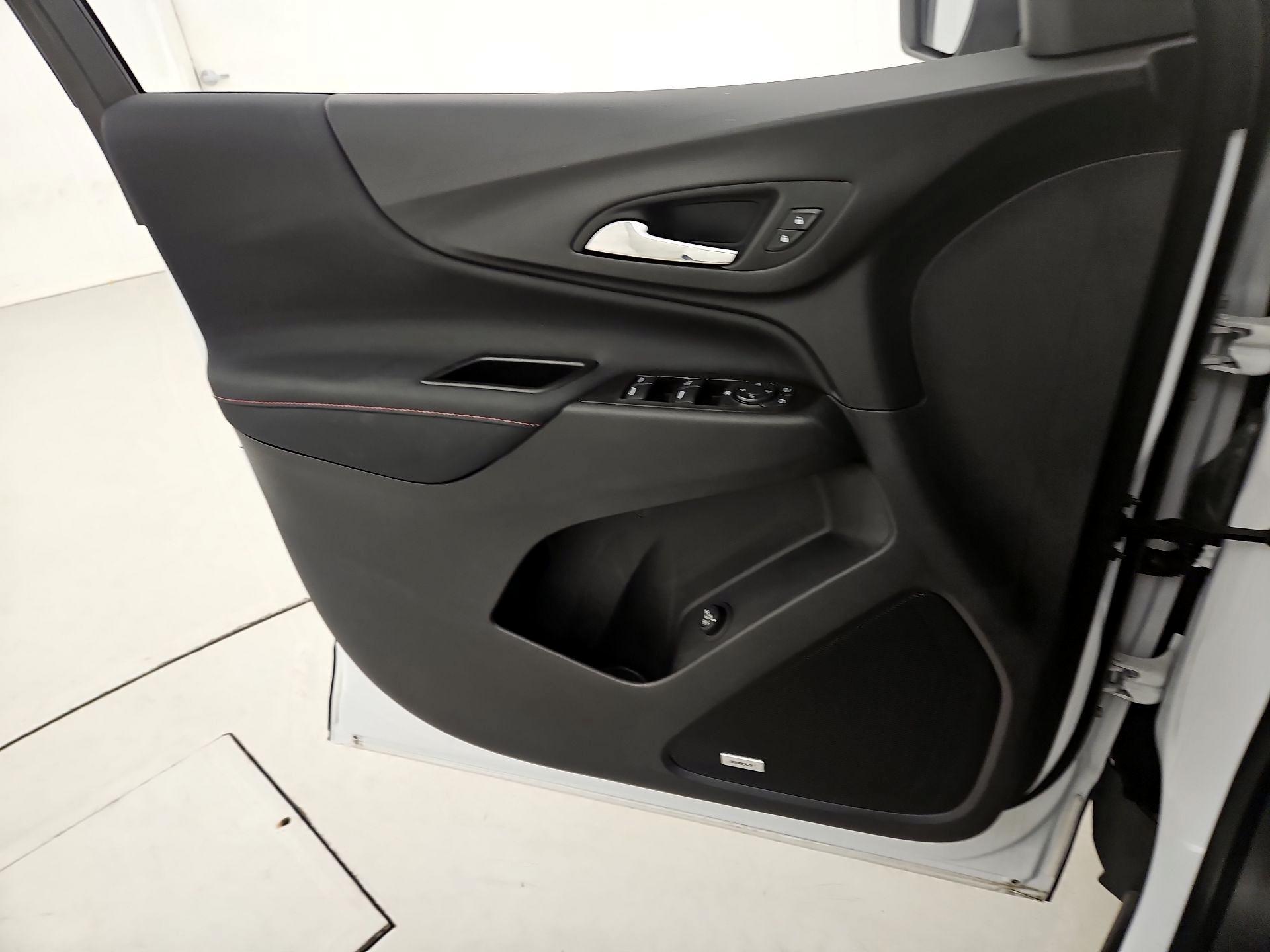 Thumbnail: 2022 Chevrolet Equinox - 12