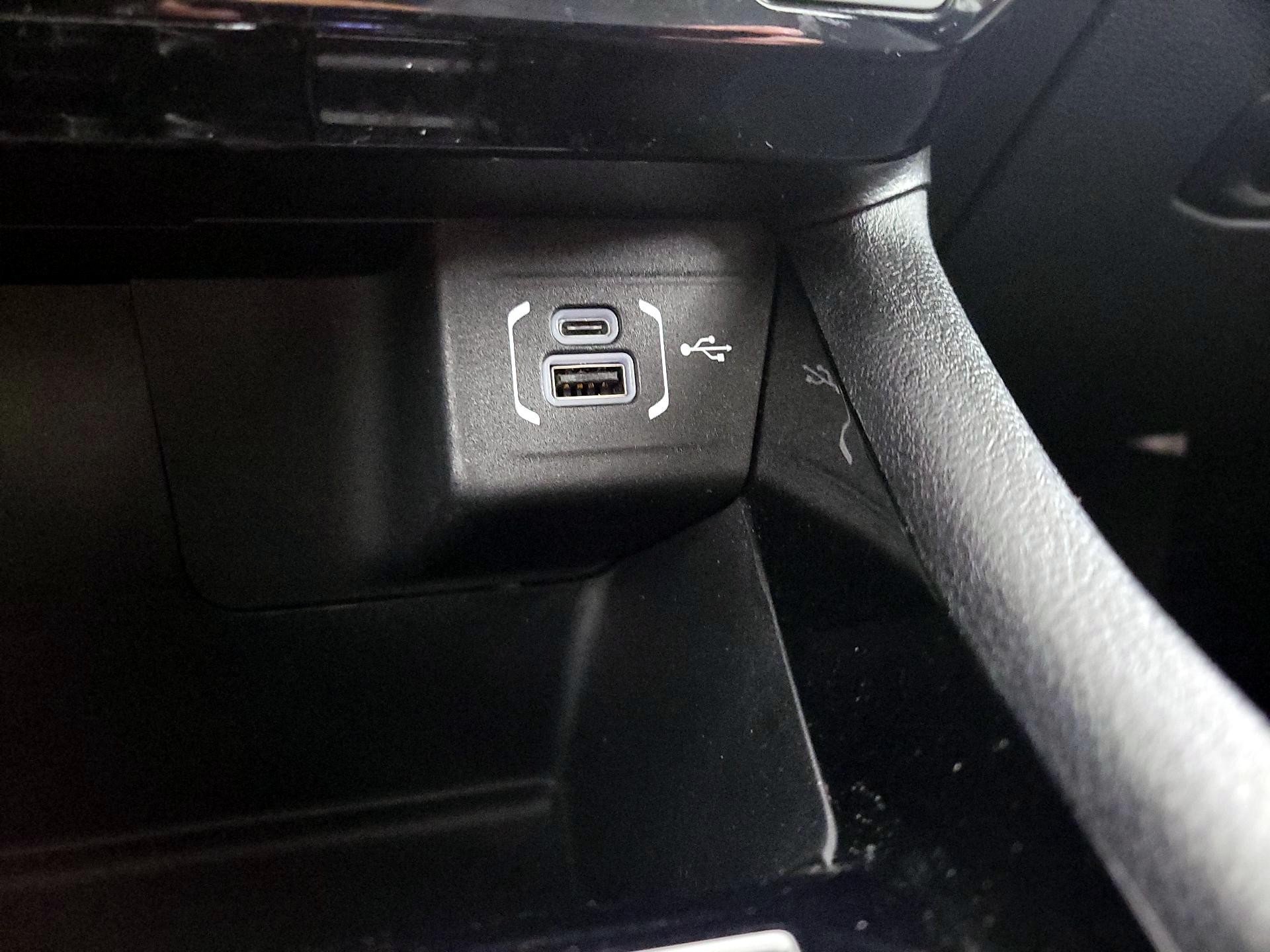 Thumbnail: 2022 Jeep Compass - 18