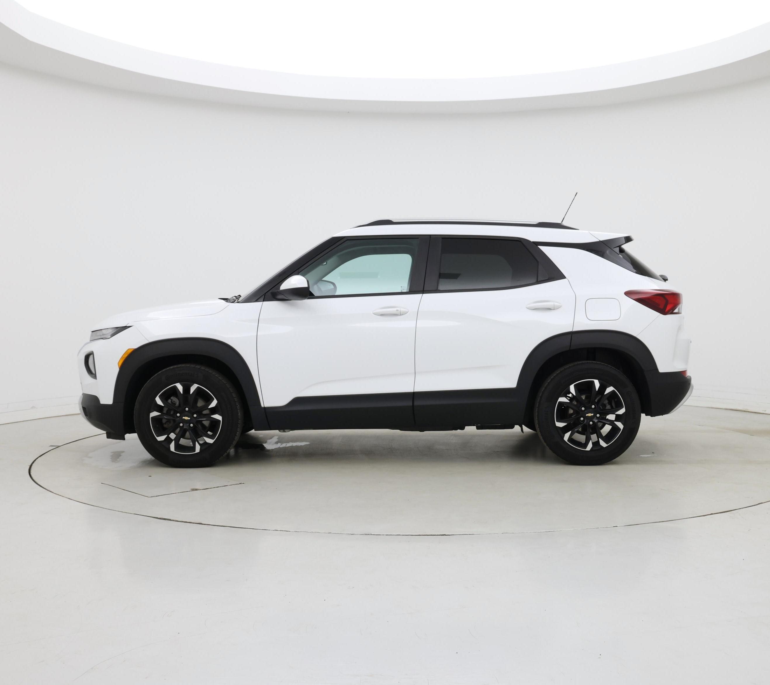 Thumbnail: 2021 Chevrolet TrailBlazer - 3