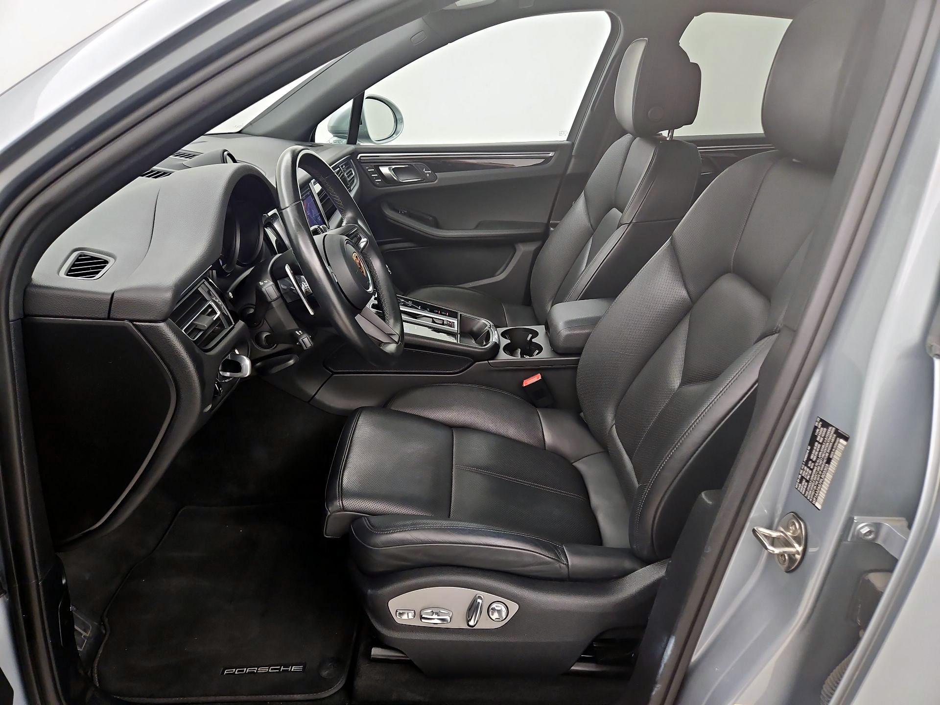 Thumbnail: 2023 Porsche Macan - 11