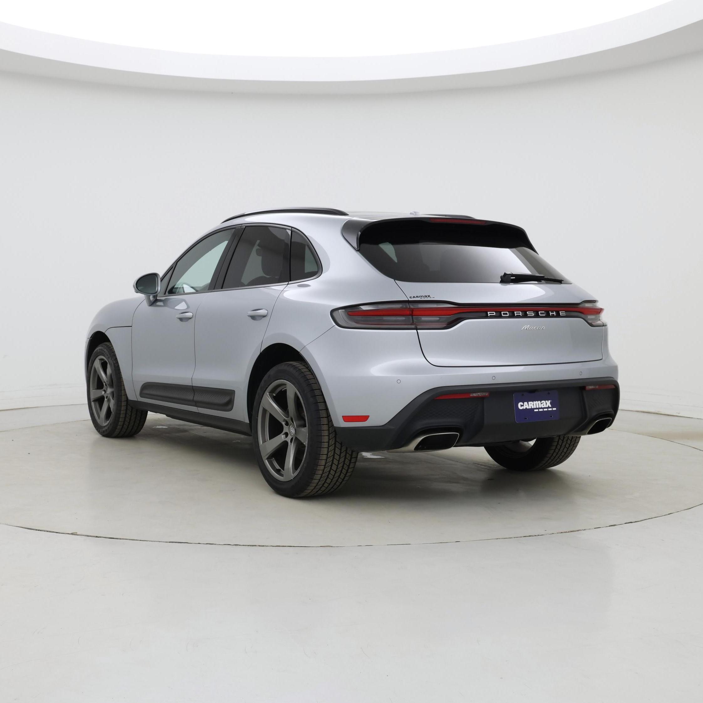 Thumbnail: 2023 Porsche Macan - 2