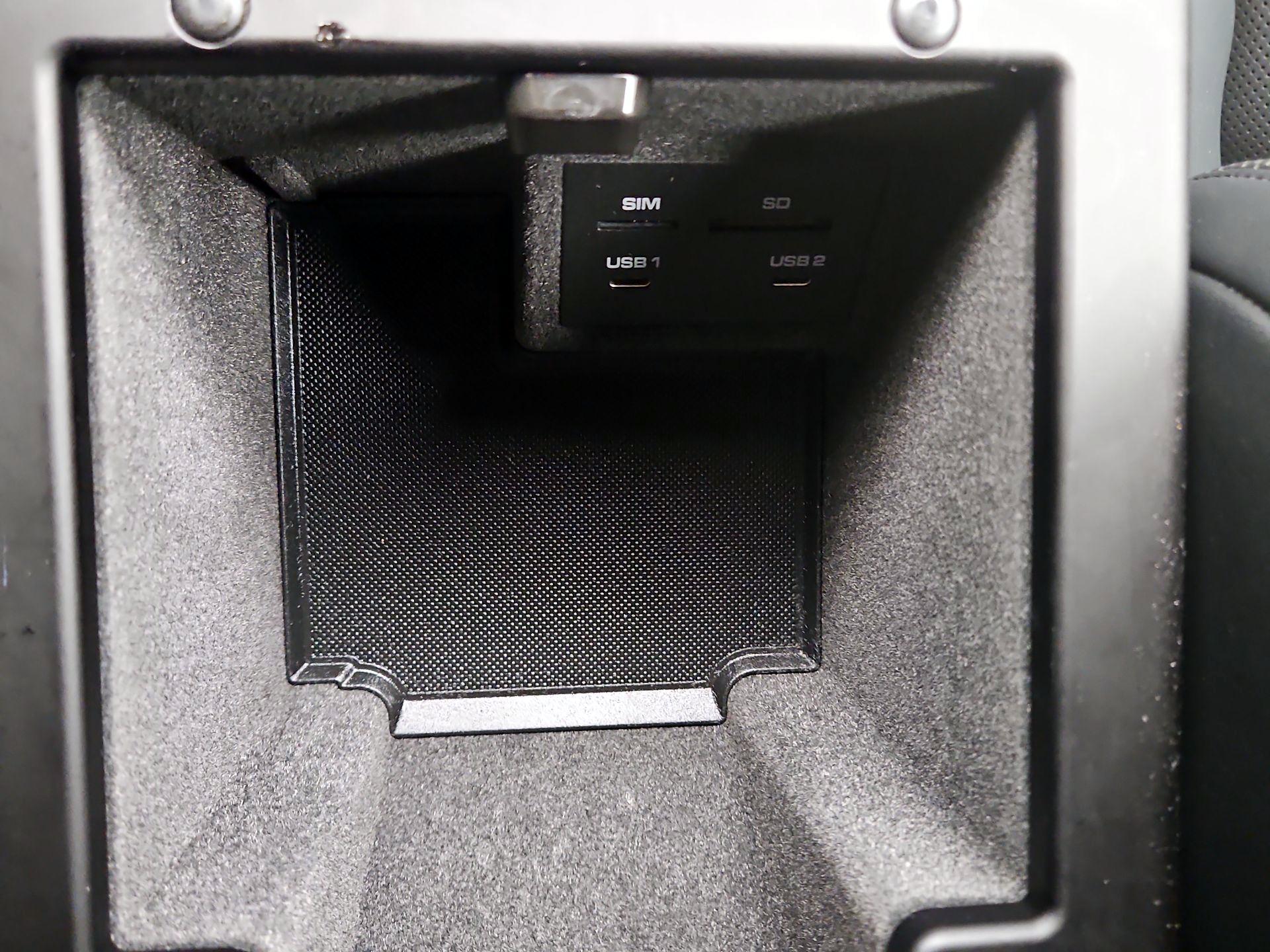 Thumbnail: 2023 Porsche Macan - 19