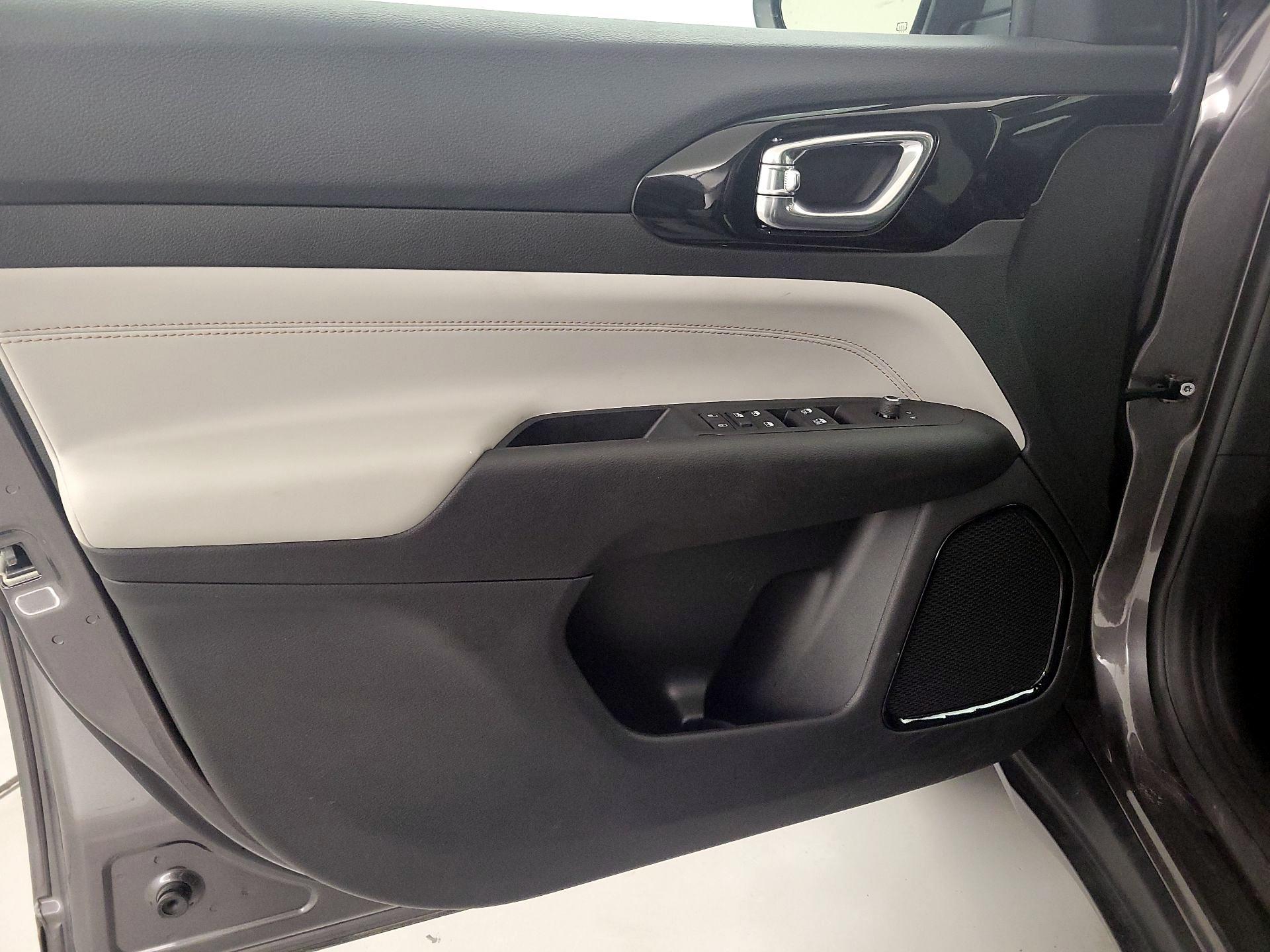 Thumbnail: 2022 Jeep Compass - 12