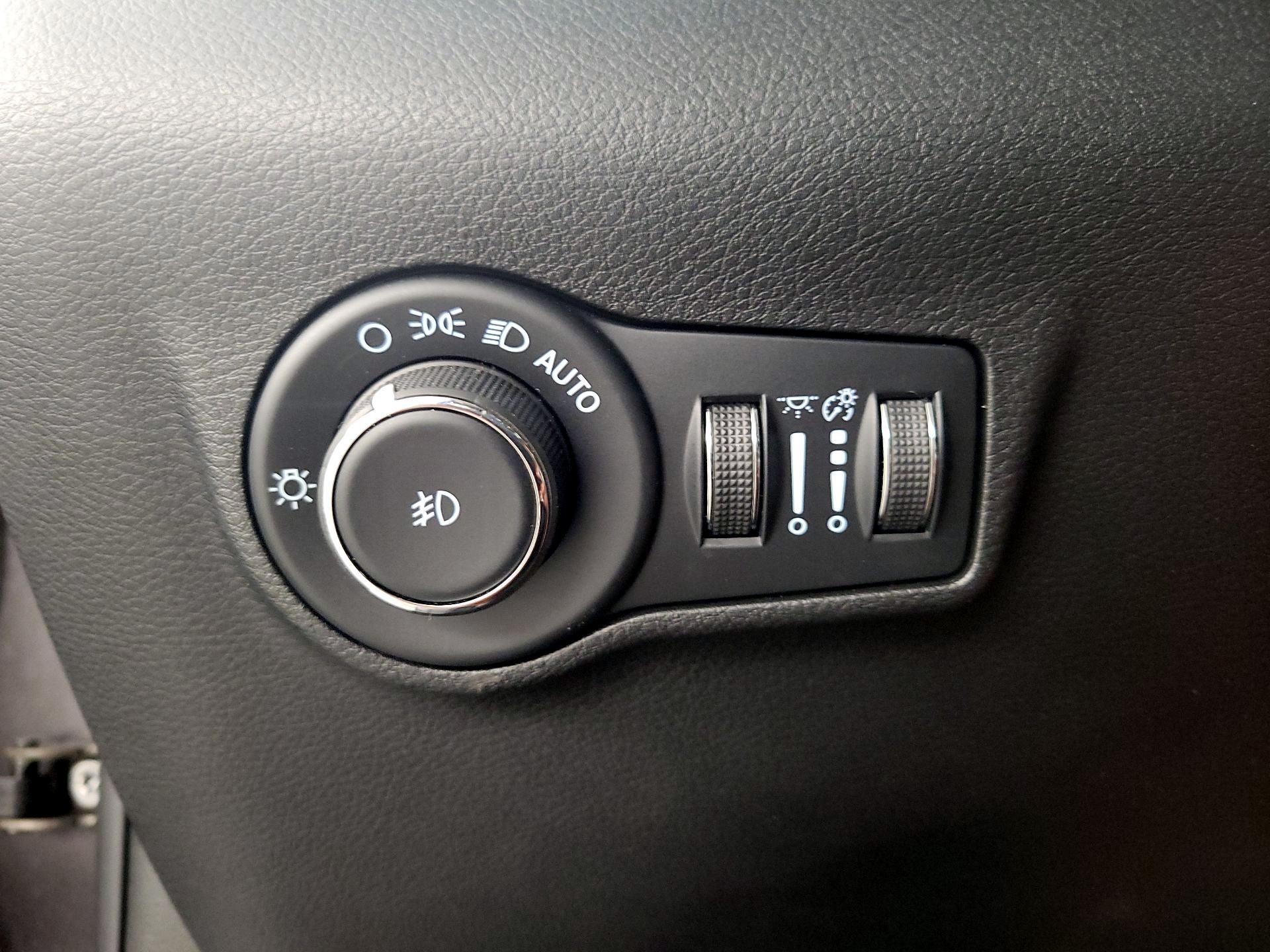 Thumbnail: 2022 Jeep Compass - 13