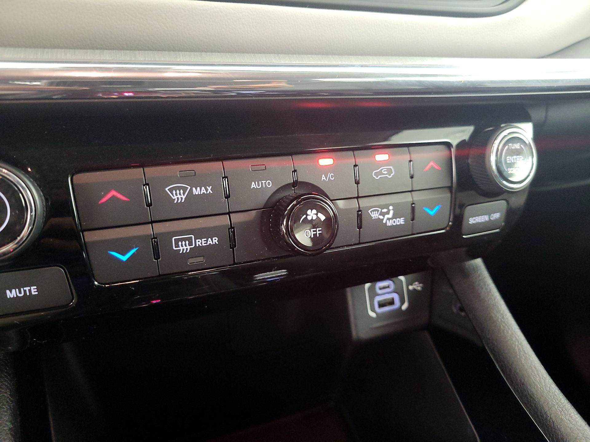 Thumbnail: 2022 Jeep Compass - 16