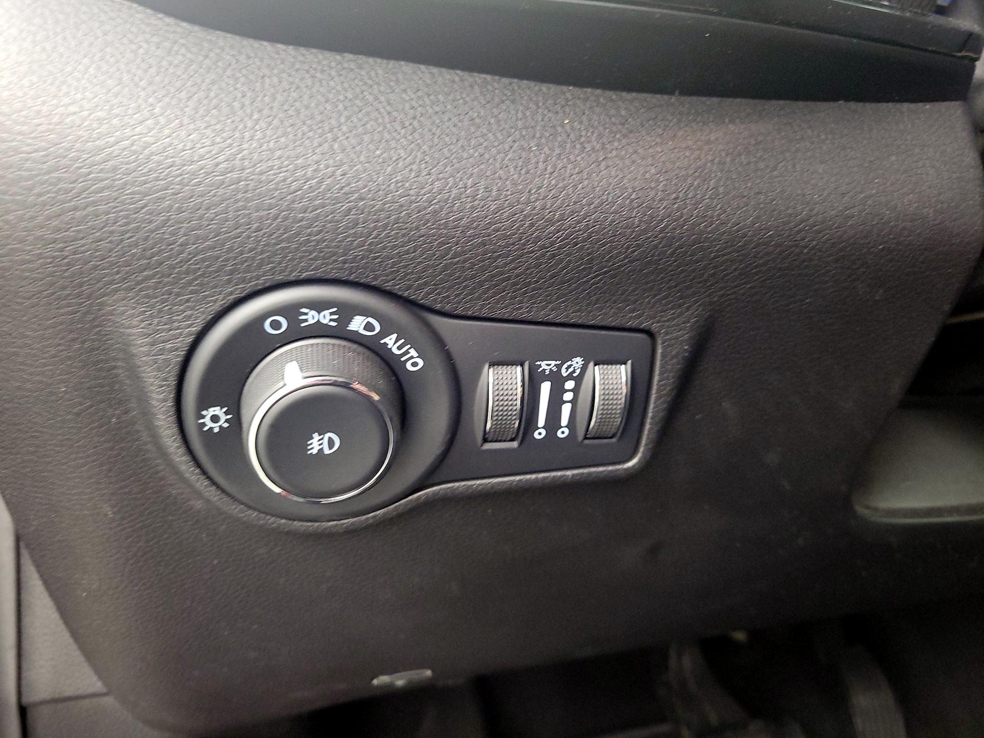 Thumbnail: 2022 Jeep Compass - 13