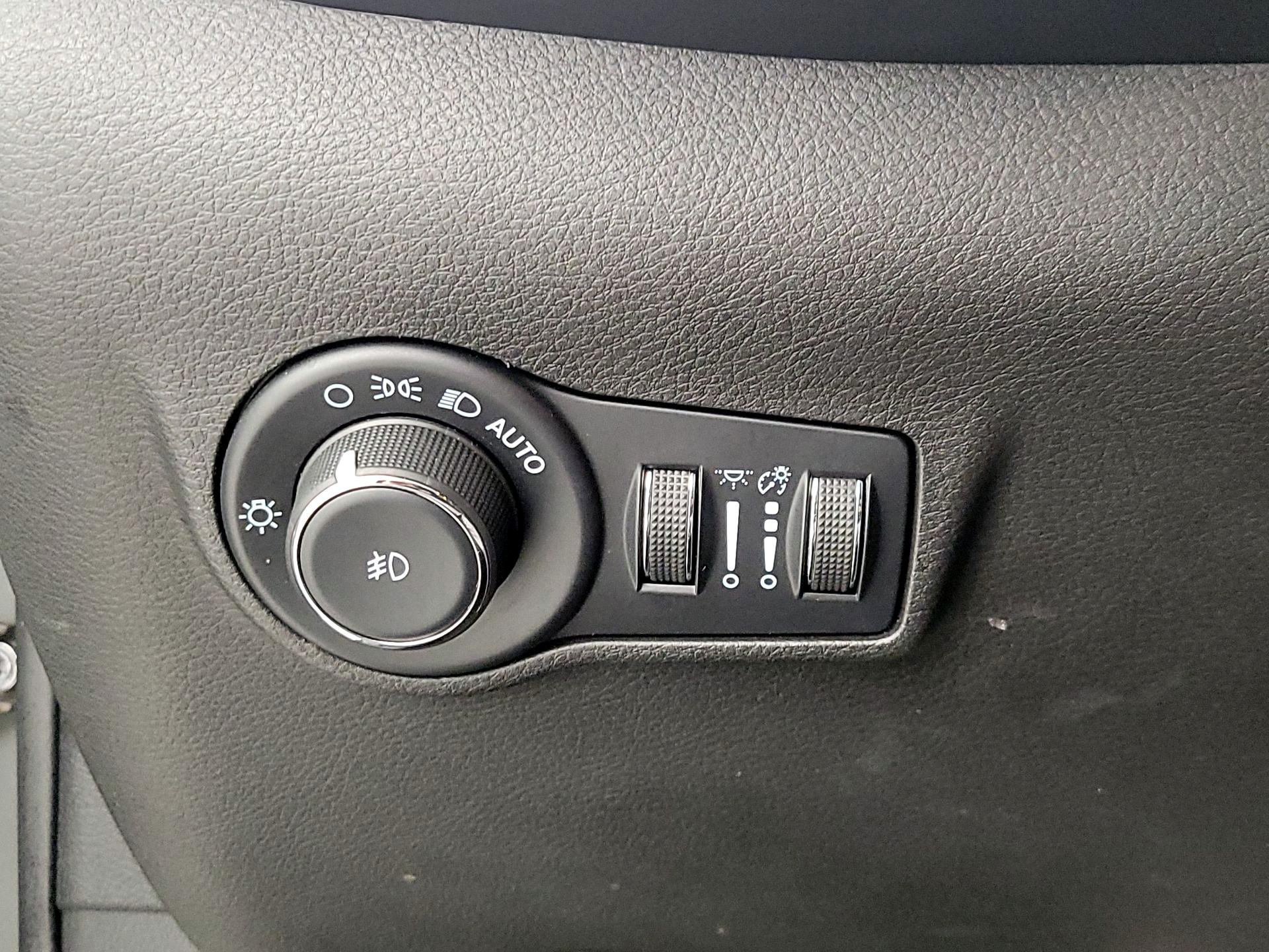 Thumbnail: 2022 Jeep Compass - 13
