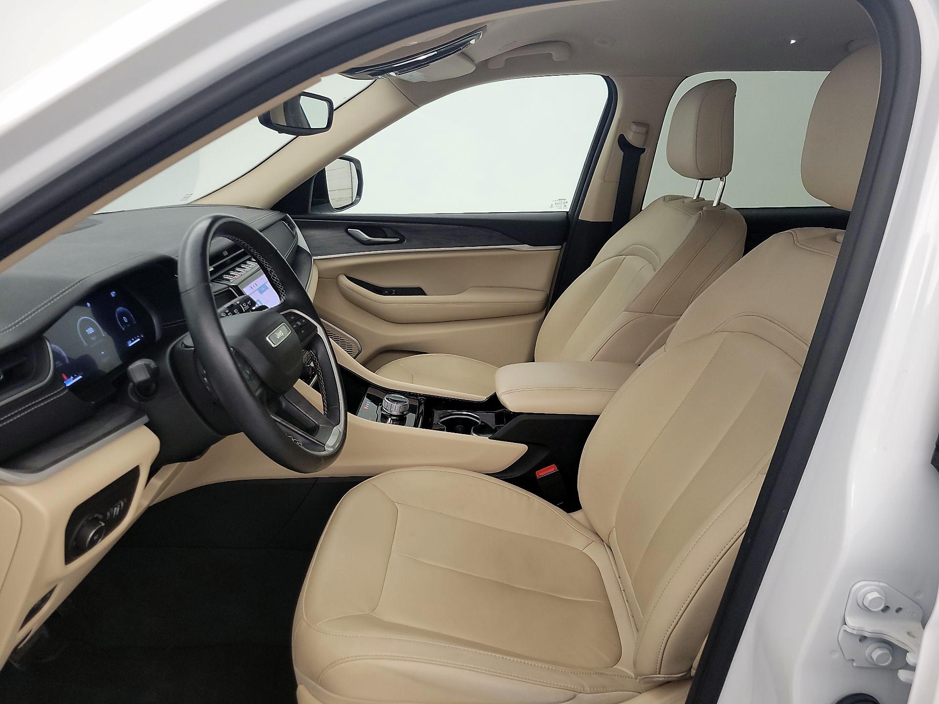 Thumbnail: 2022 Jeep Grand Cherokee L - 11