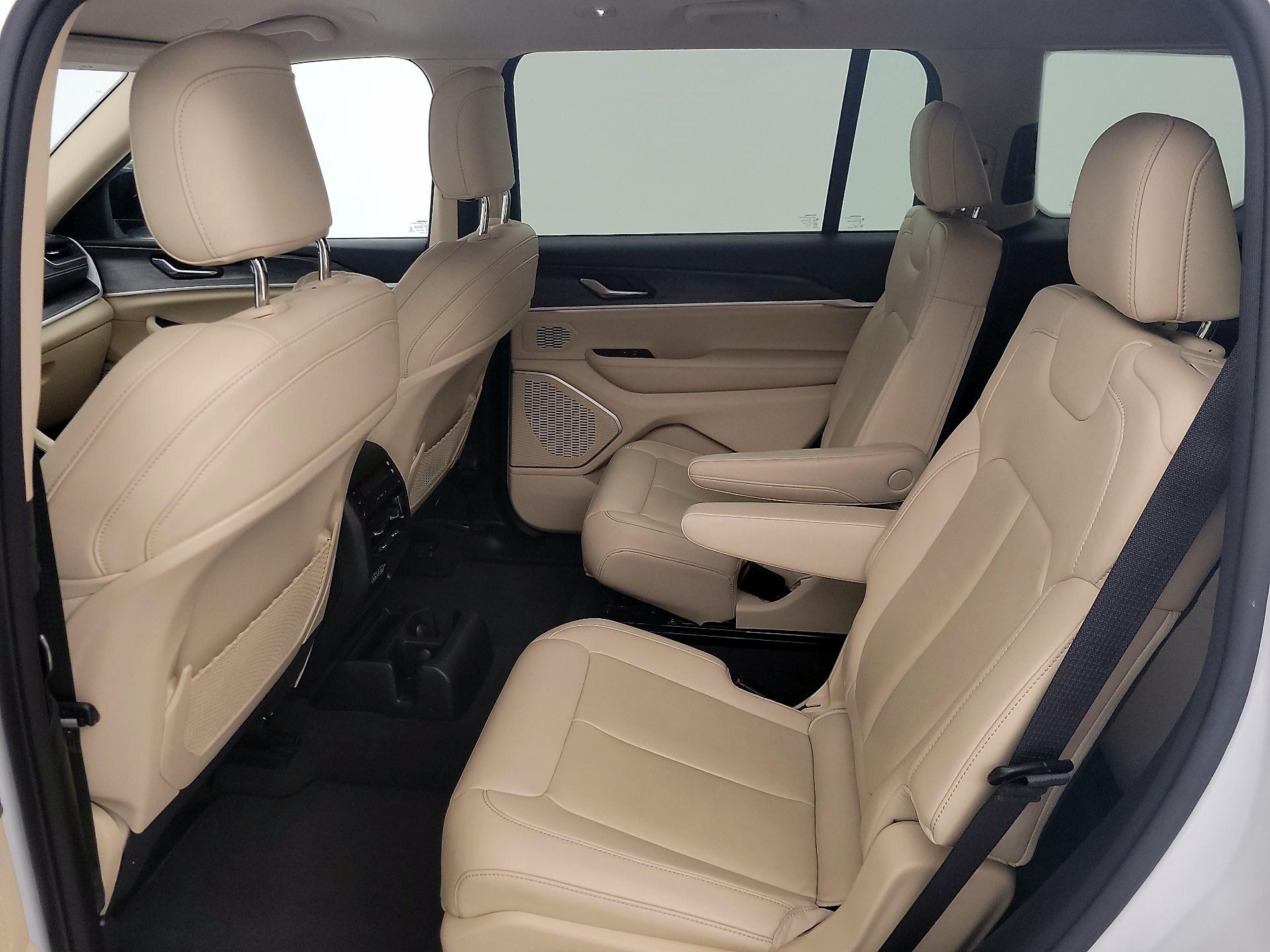 Thumbnail: 2022 Jeep Grand Cherokee L - 20