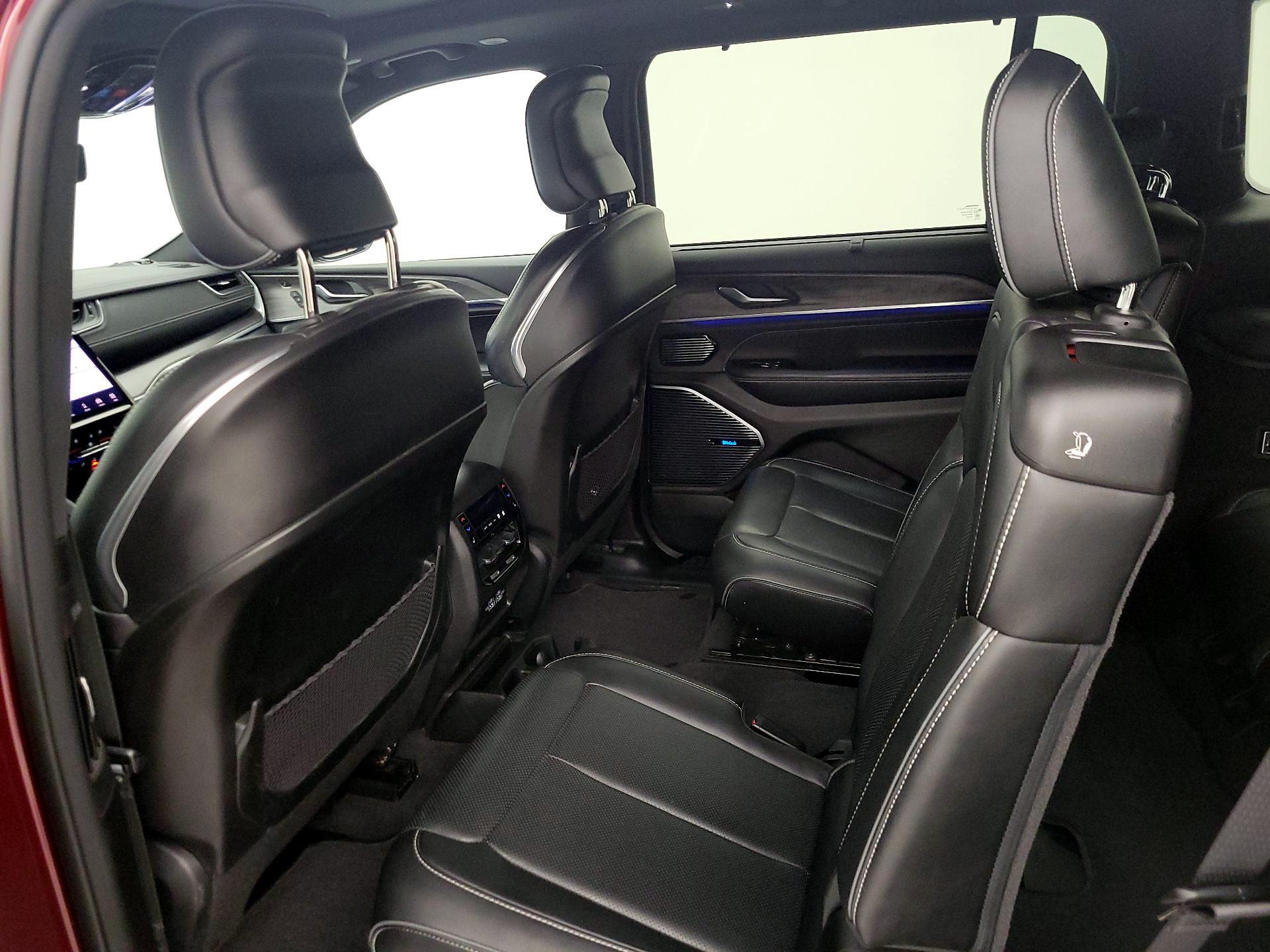 Thumbnail: 2022 Jeep Grand Cherokee L - 16