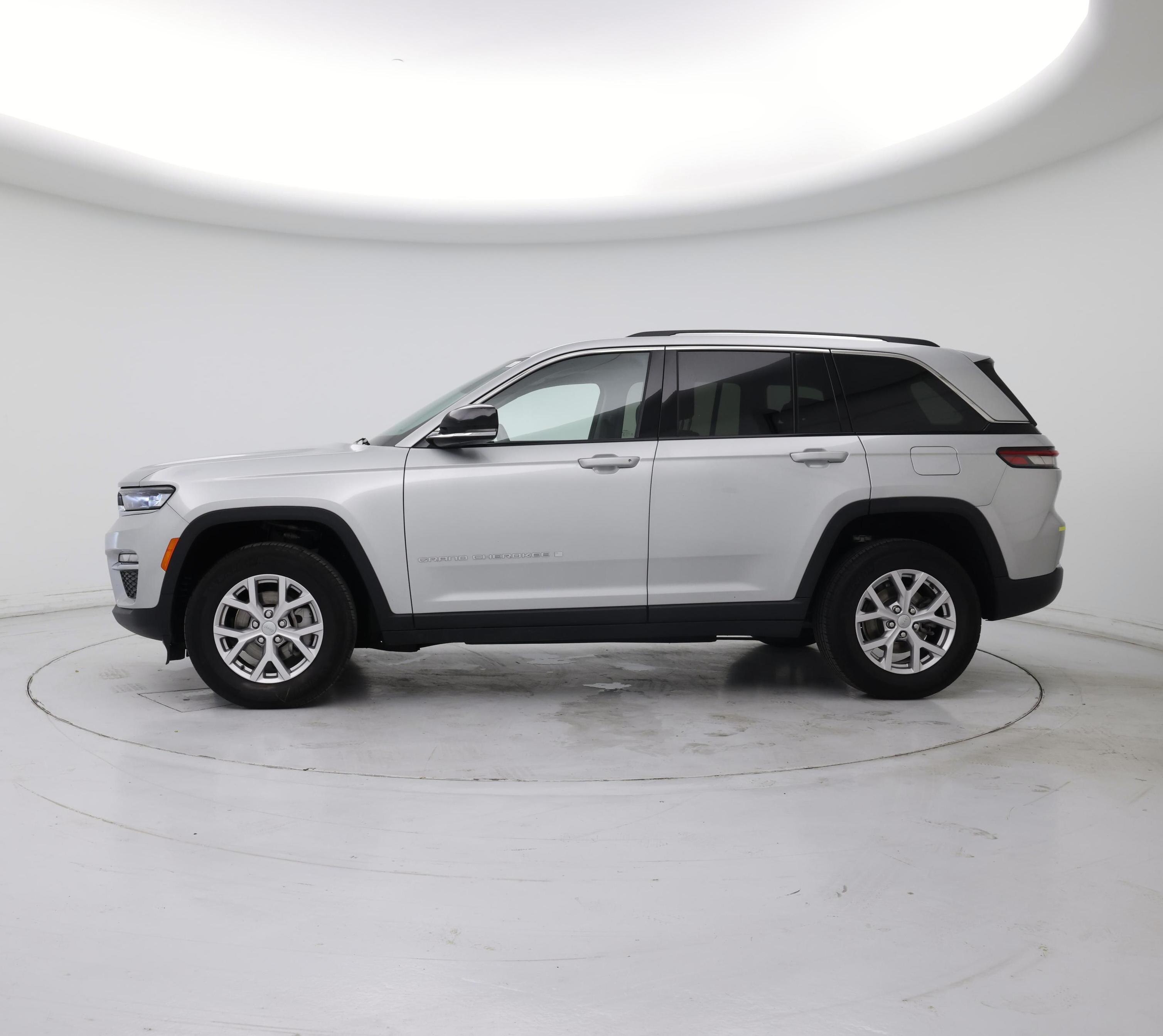 Thumbnail: 2022 Jeep Grand Cherokee - 3