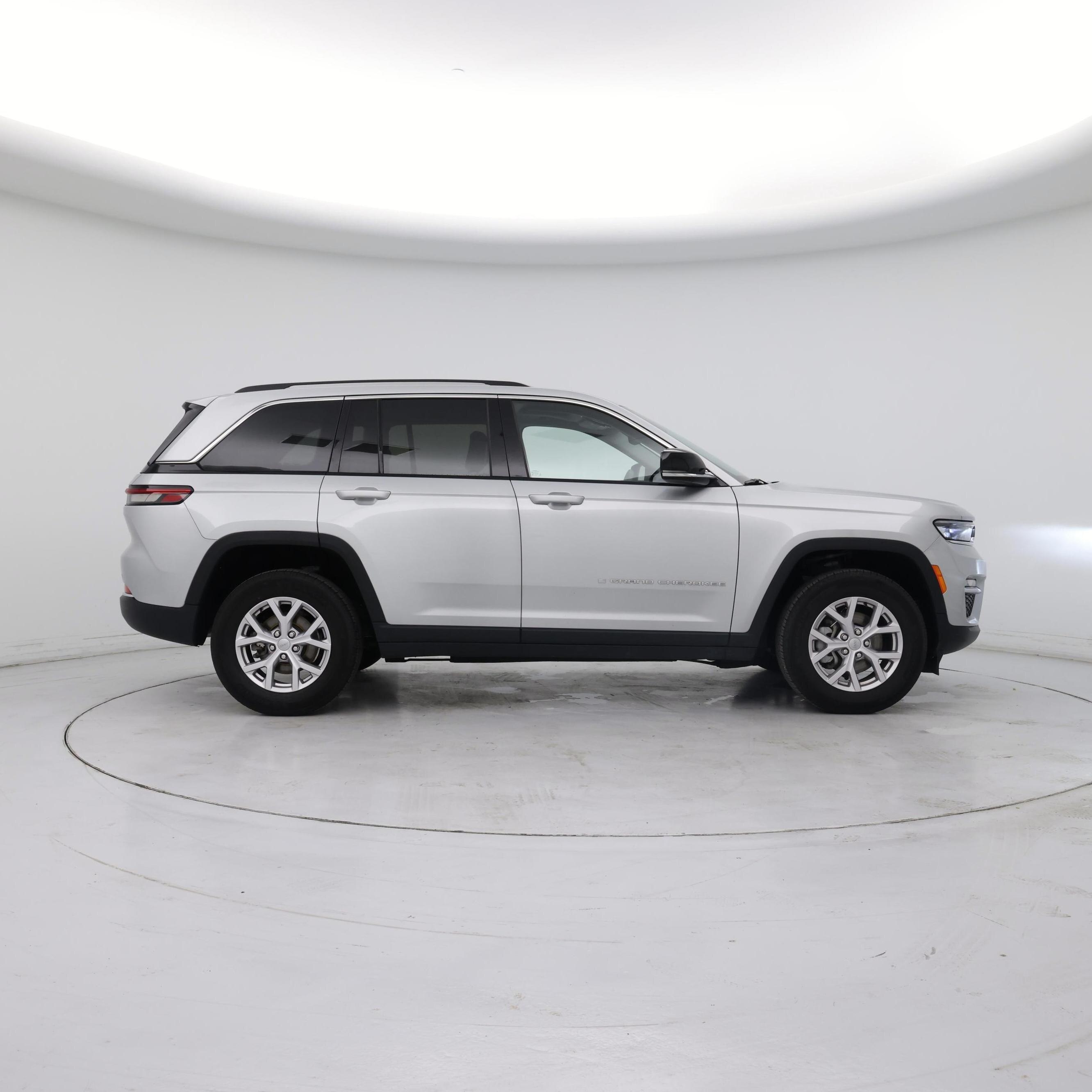 Thumbnail: 2022 Jeep Grand Cherokee - 7