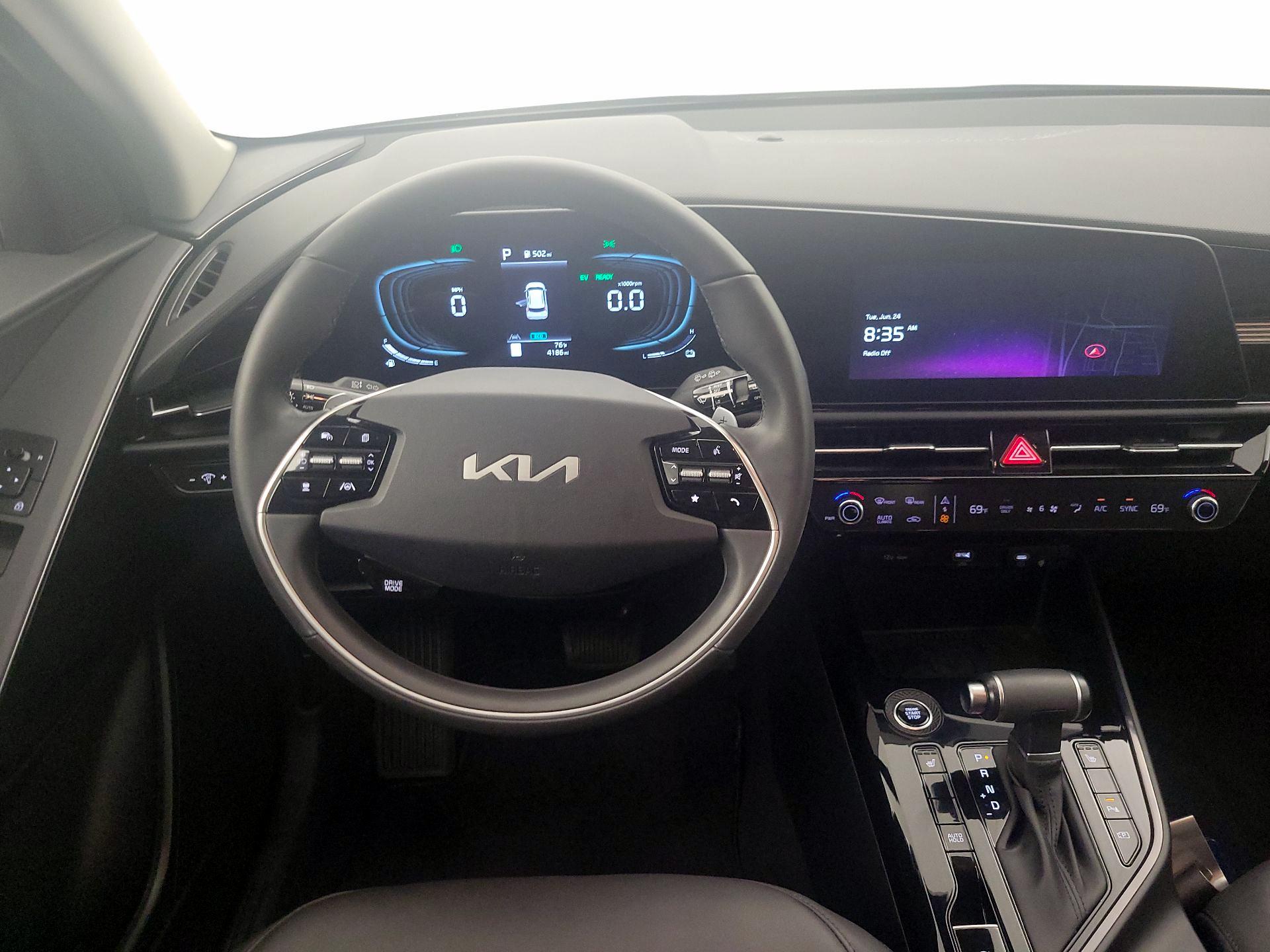 Thumbnail: 2023 Kia Niro - 10