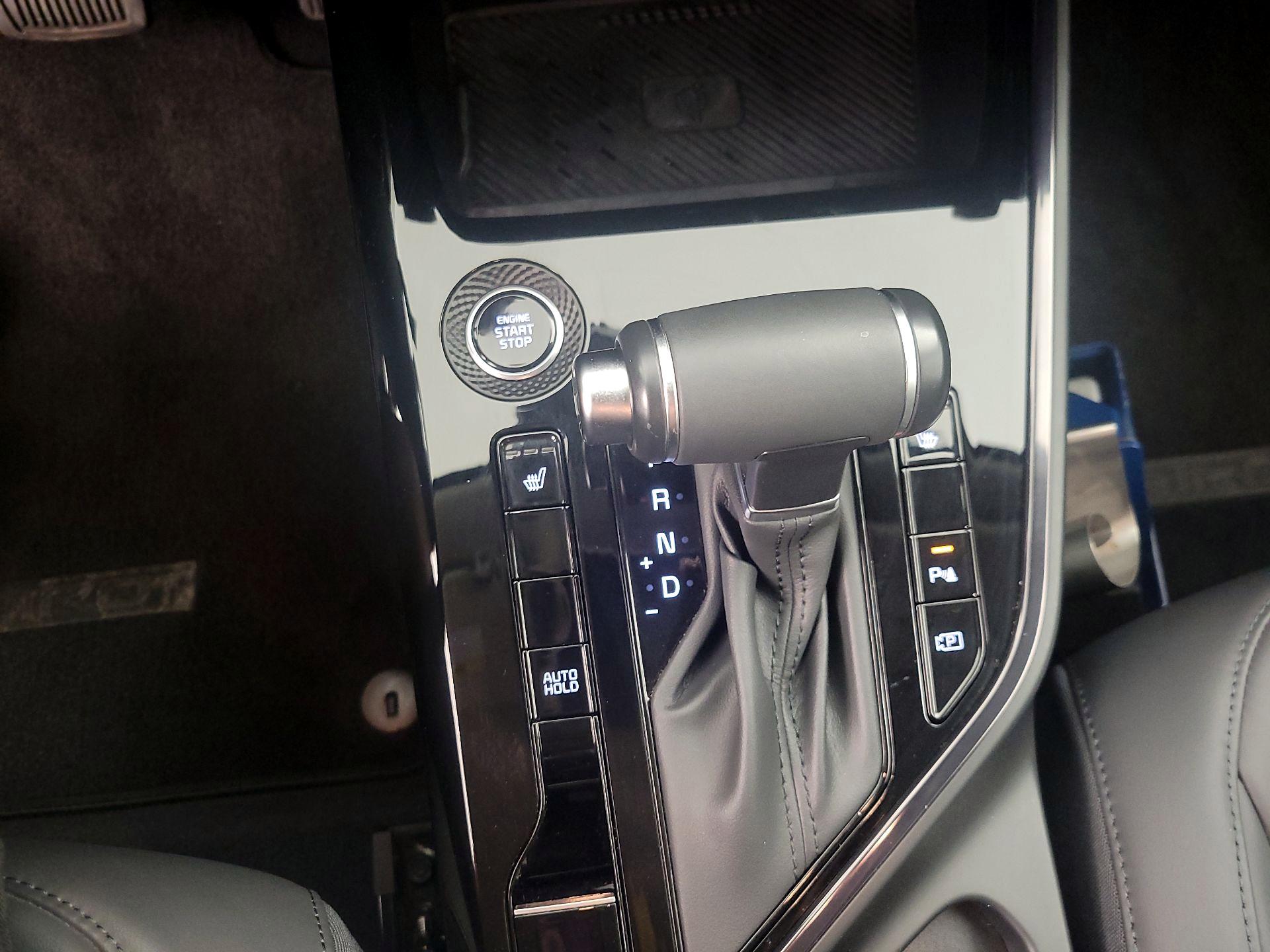 Thumbnail: 2023 Kia Niro - 17