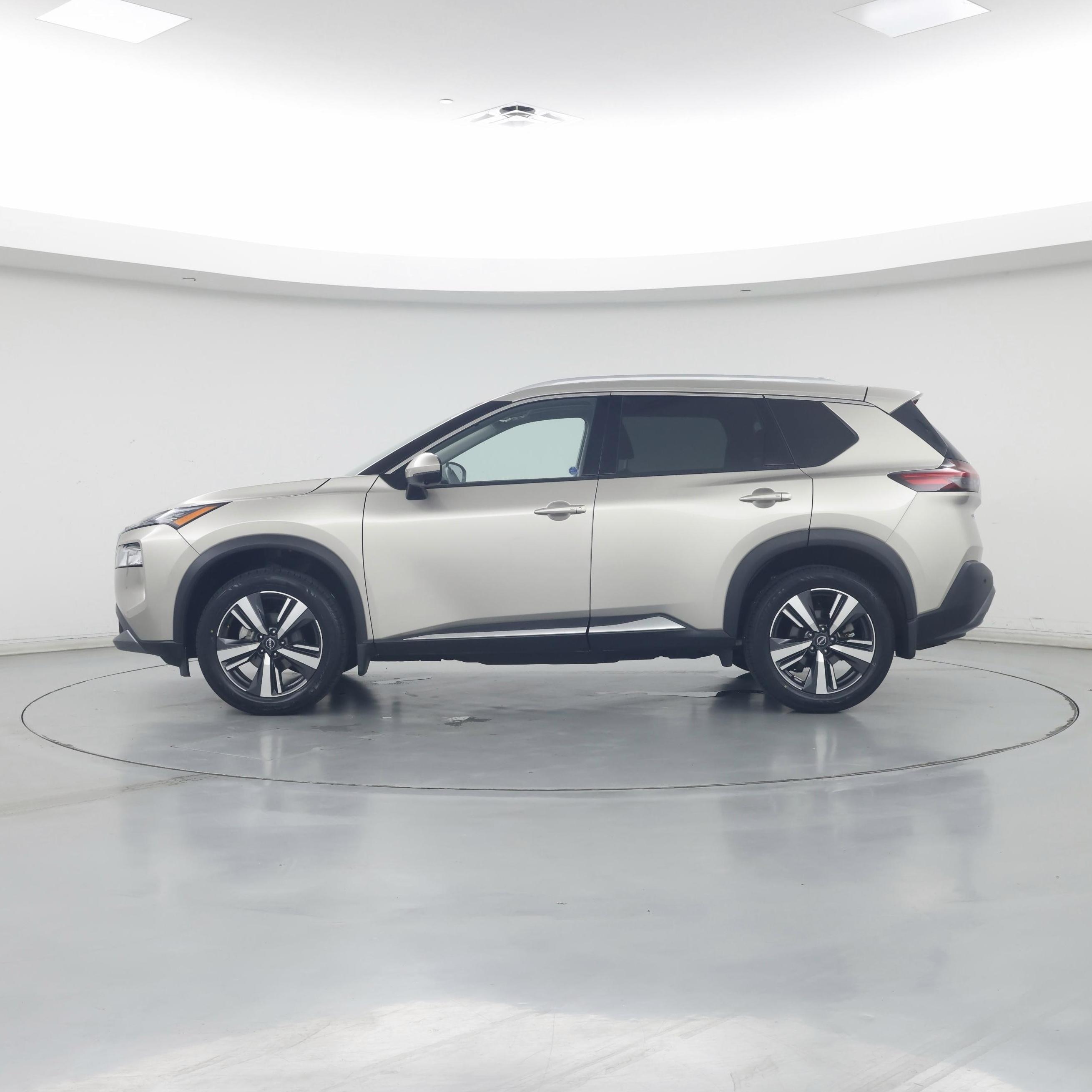 Thumbnail: 2022 Nissan Rogue - 3