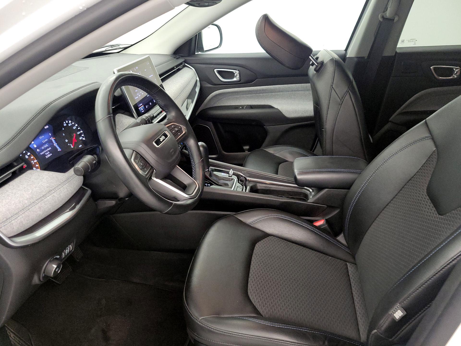 Thumbnail: 2022 Jeep Compass - 11