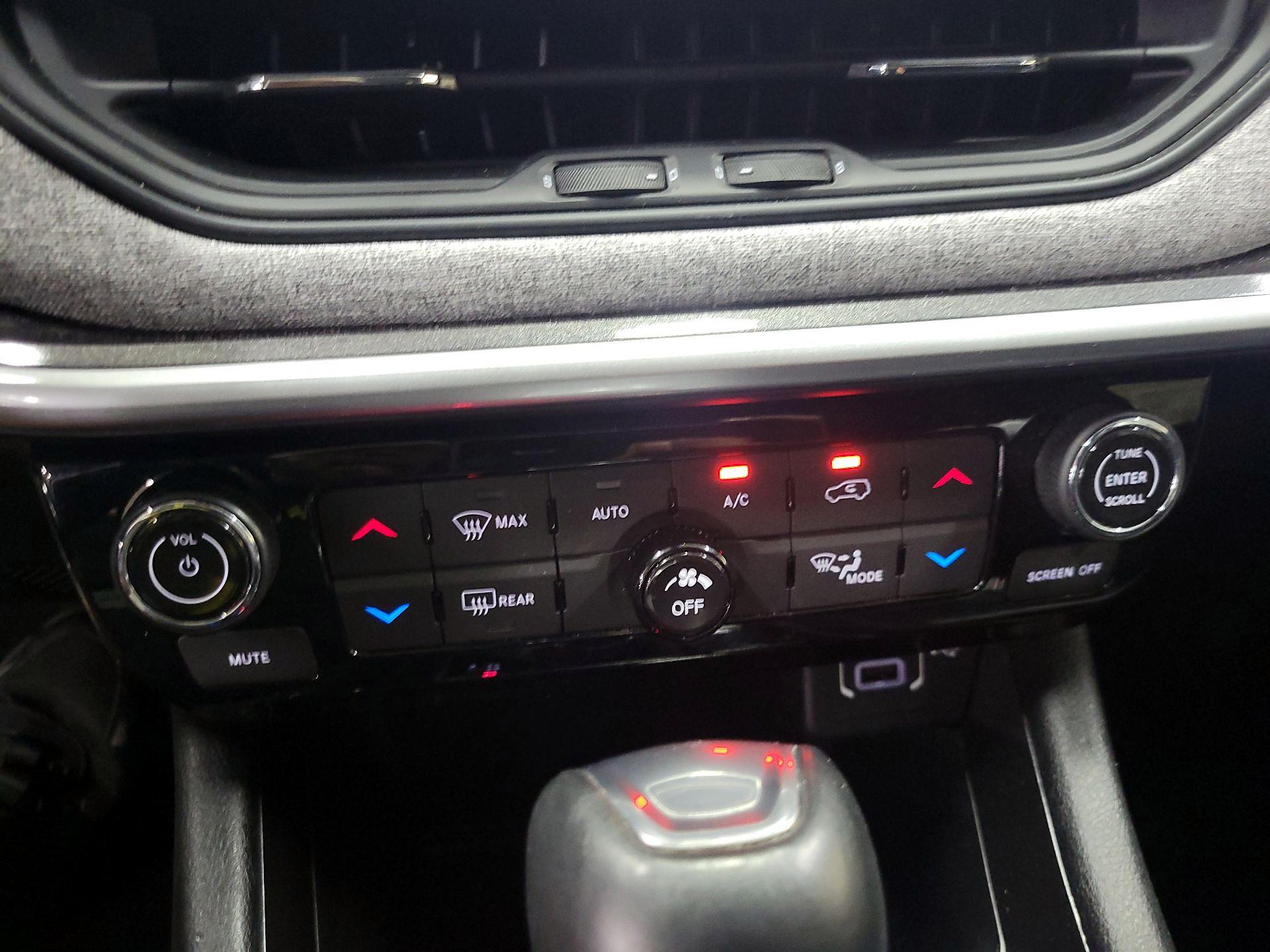 Thumbnail: 2022 Jeep Compass - 14