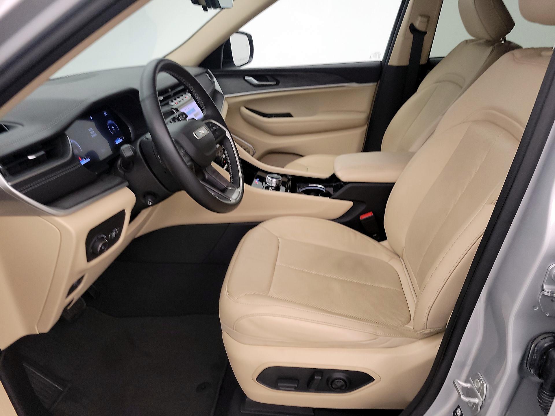 Thumbnail: 2022 Jeep Grand Cherokee L - 11