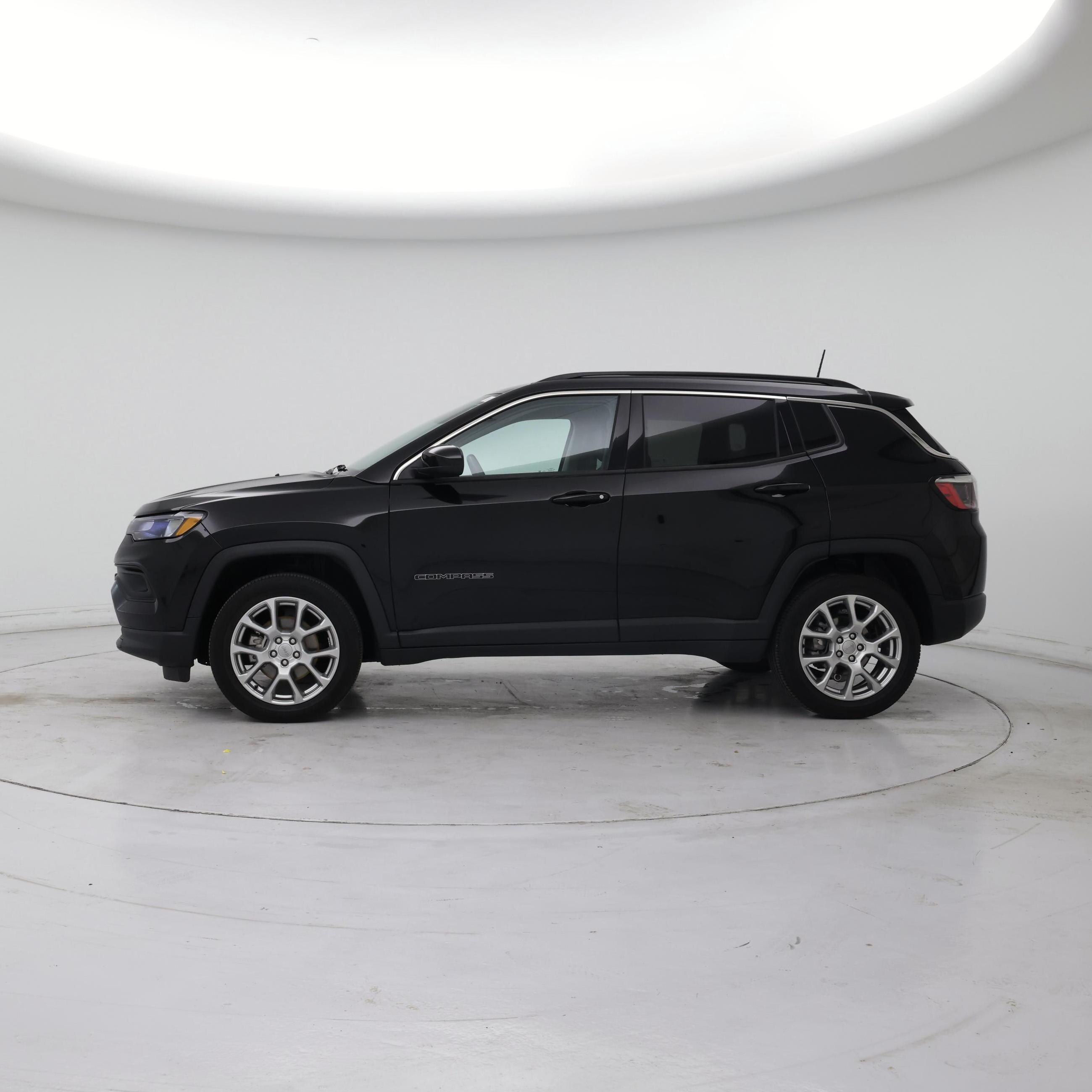 Thumbnail: 2022 Jeep Compass - 3