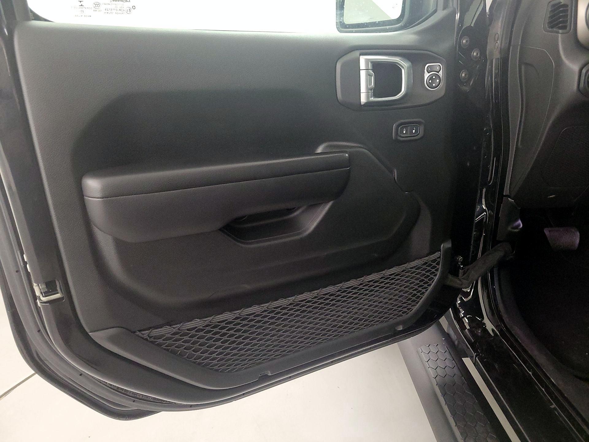 Thumbnail: 2021 Jeep Wrangler - 12