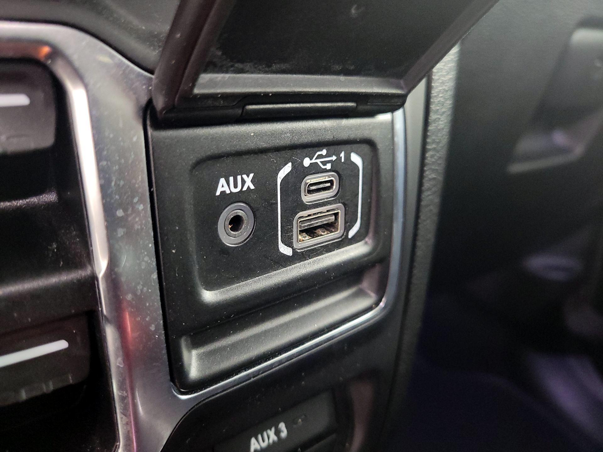 Thumbnail: 2021 Jeep Wrangler - 18