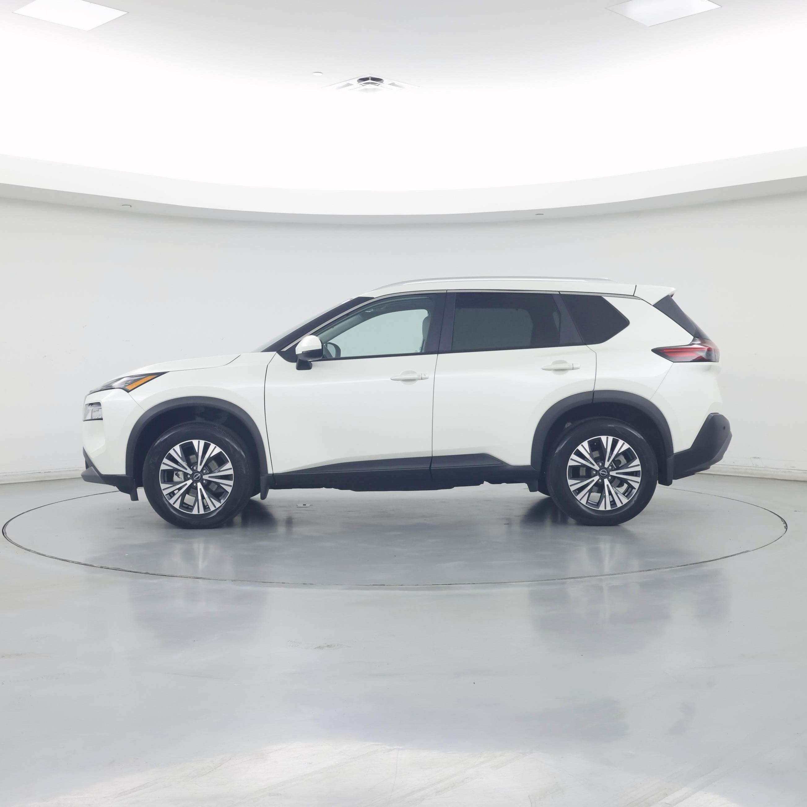 Thumbnail: 2022 Nissan Rogue - 3