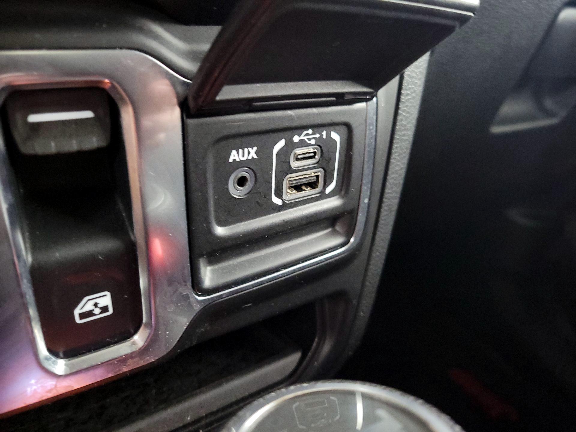 Thumbnail: 2021 Jeep Wrangler - 18