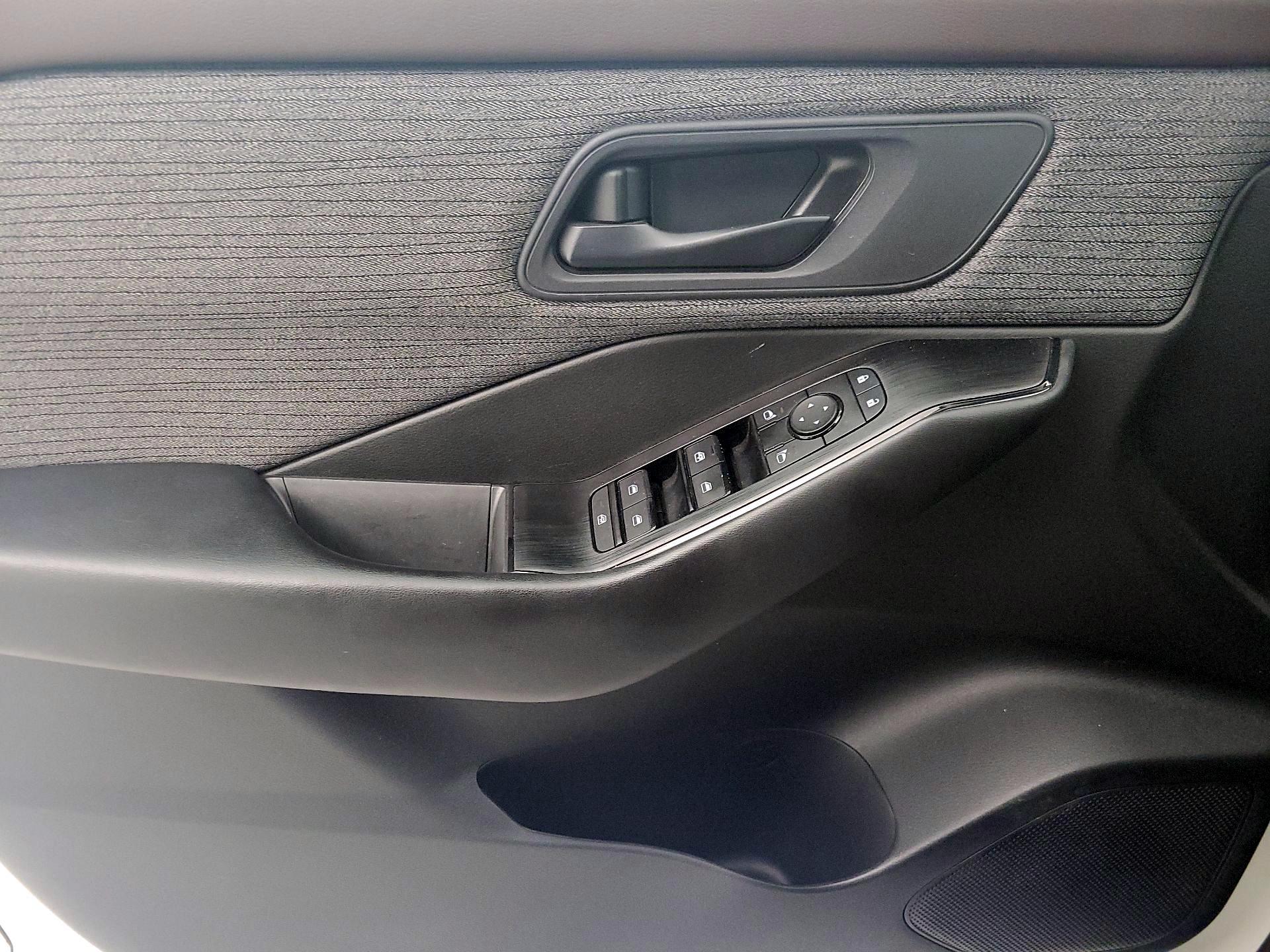 Thumbnail: 2023 Nissan Rogue - 12