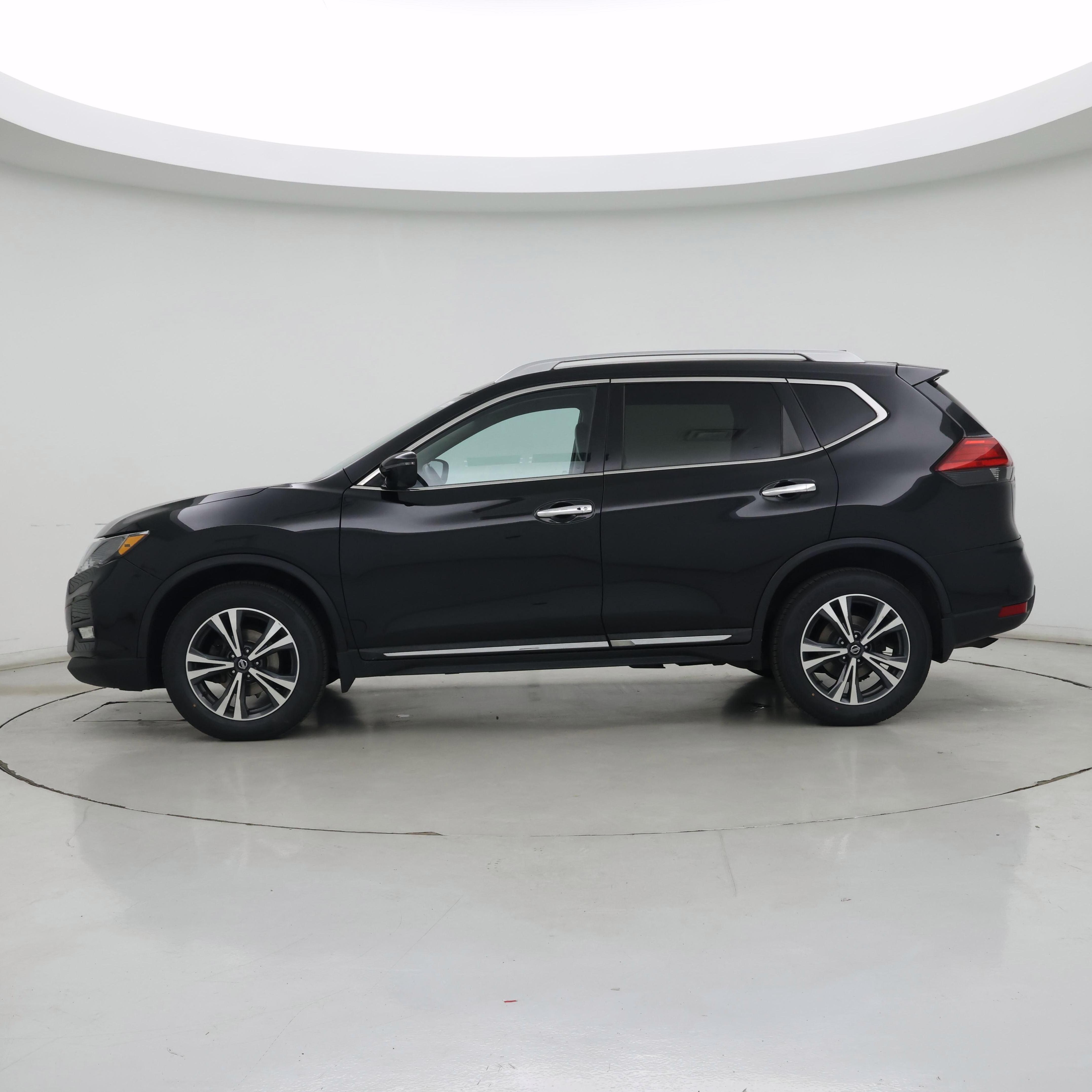 Thumbnail: 2017 Nissan Rogue - 3