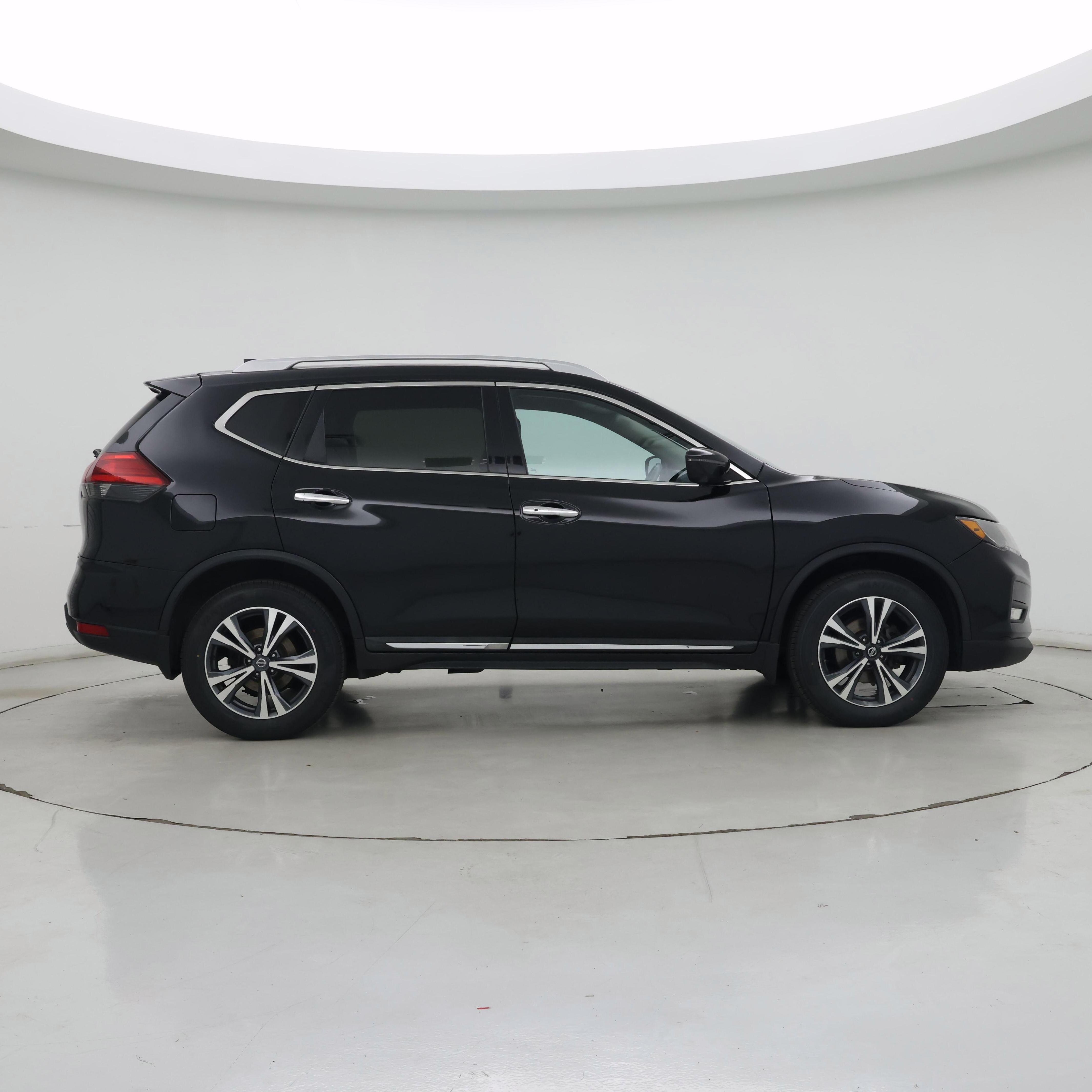 Thumbnail: 2017 Nissan Rogue - 7