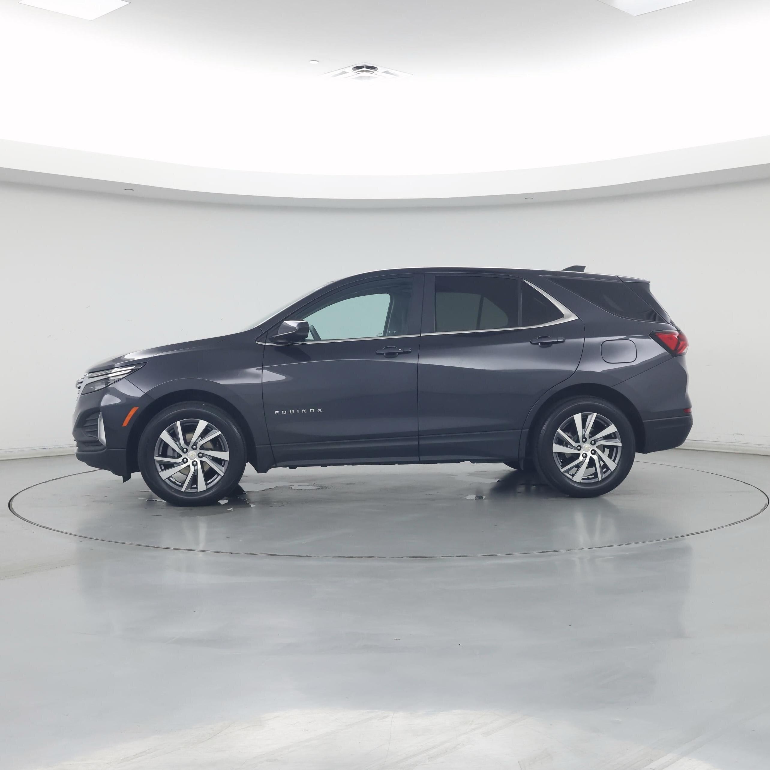 Thumbnail: 2022 Chevrolet Equinox - 3