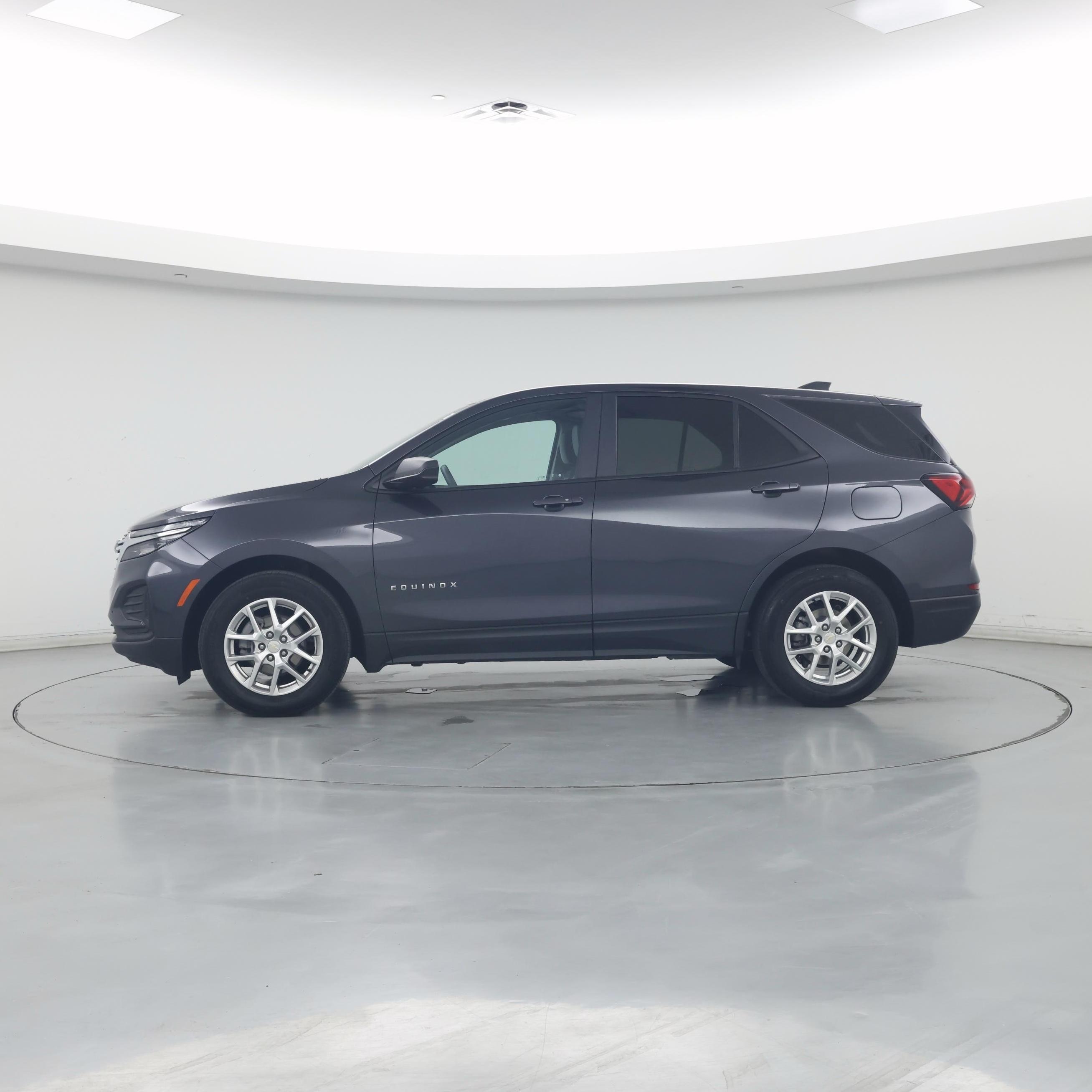 Thumbnail: 2022 Chevrolet Equinox - 3