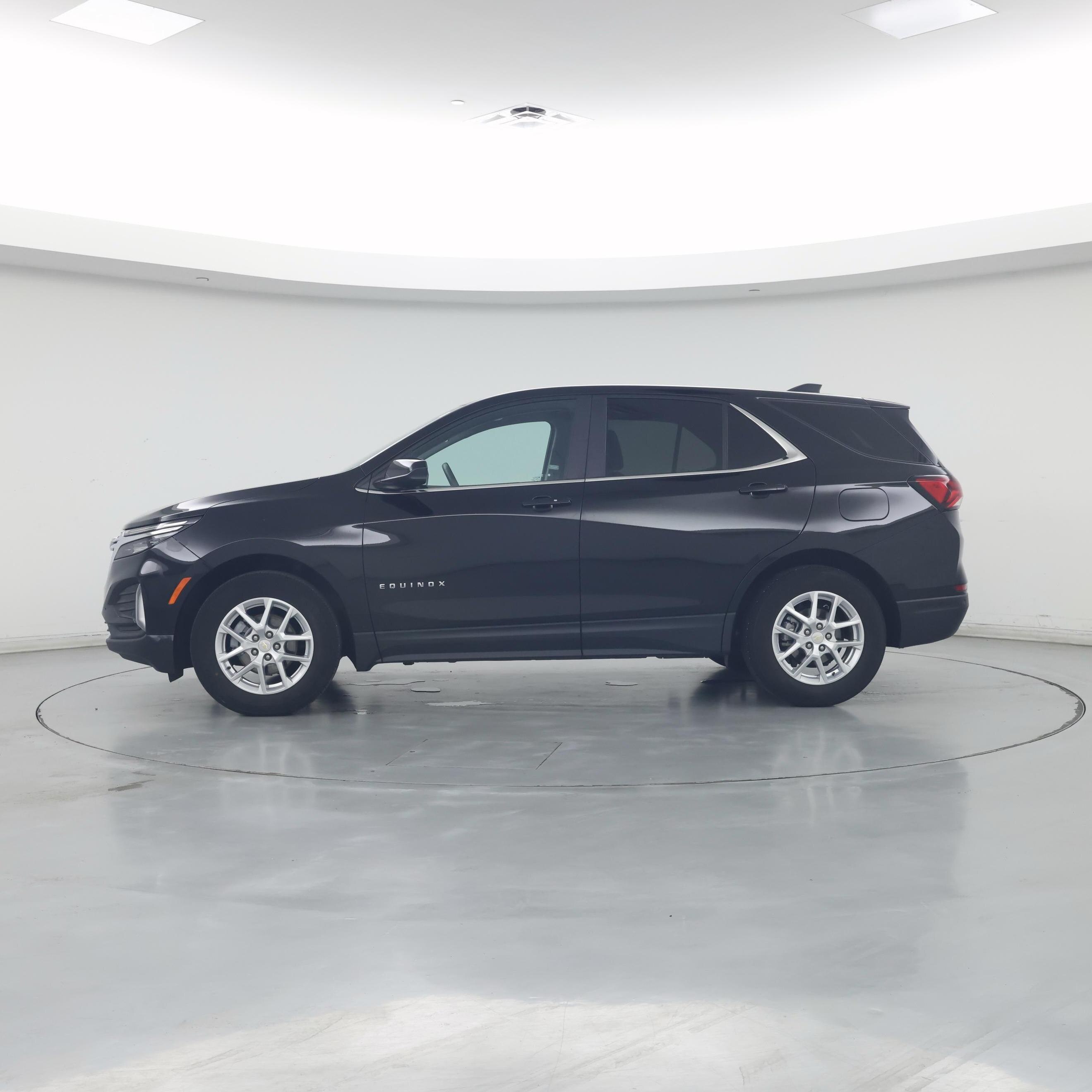 Thumbnail: 2022 Chevrolet Equinox - 3