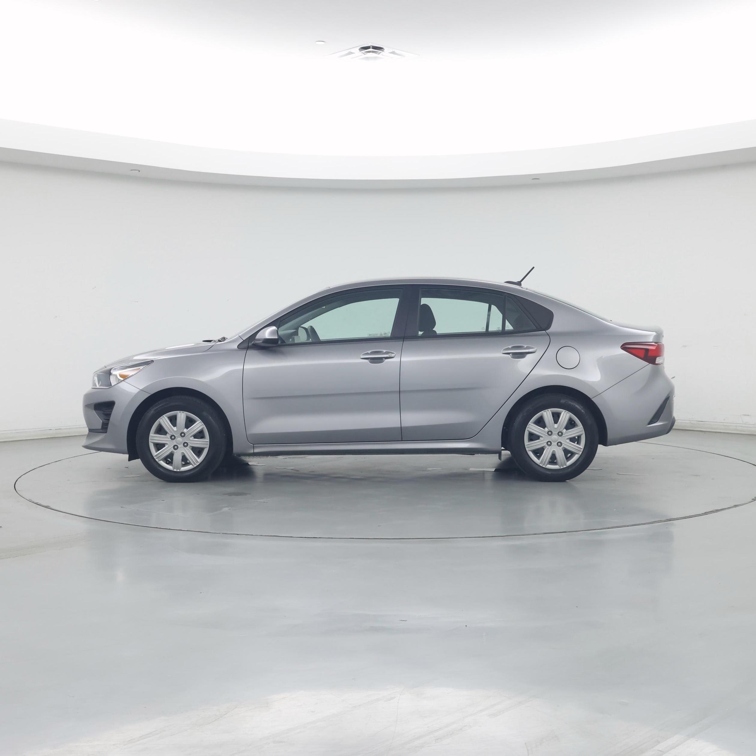 Thumbnail: 2023 Kia Rio - 3