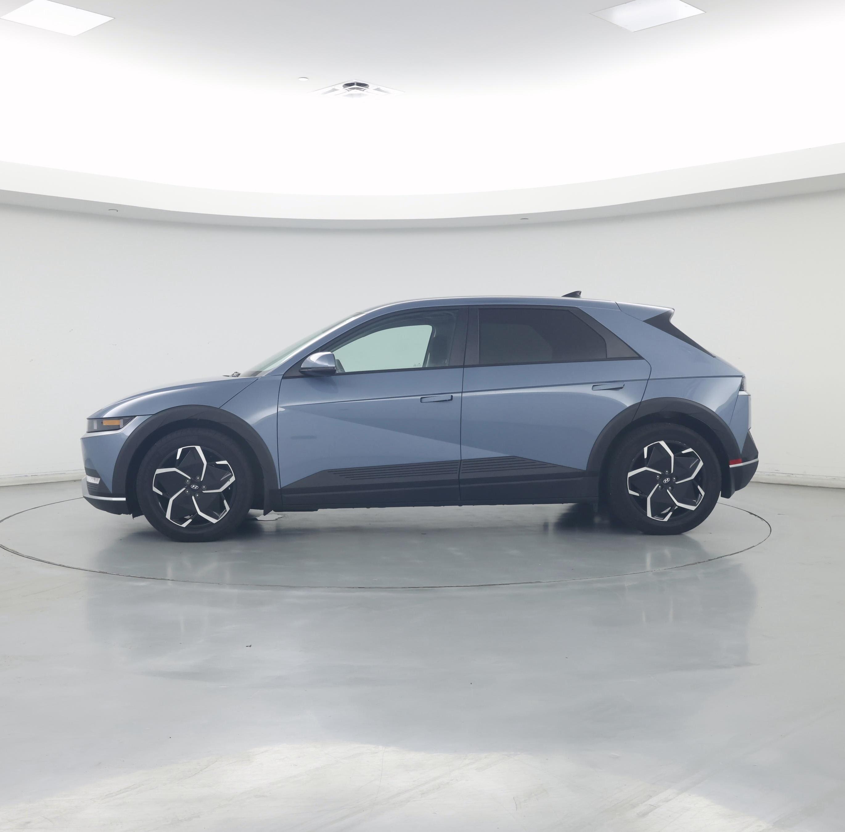 Thumbnail: 2023 Hyundai Ioniq 5 - 3
