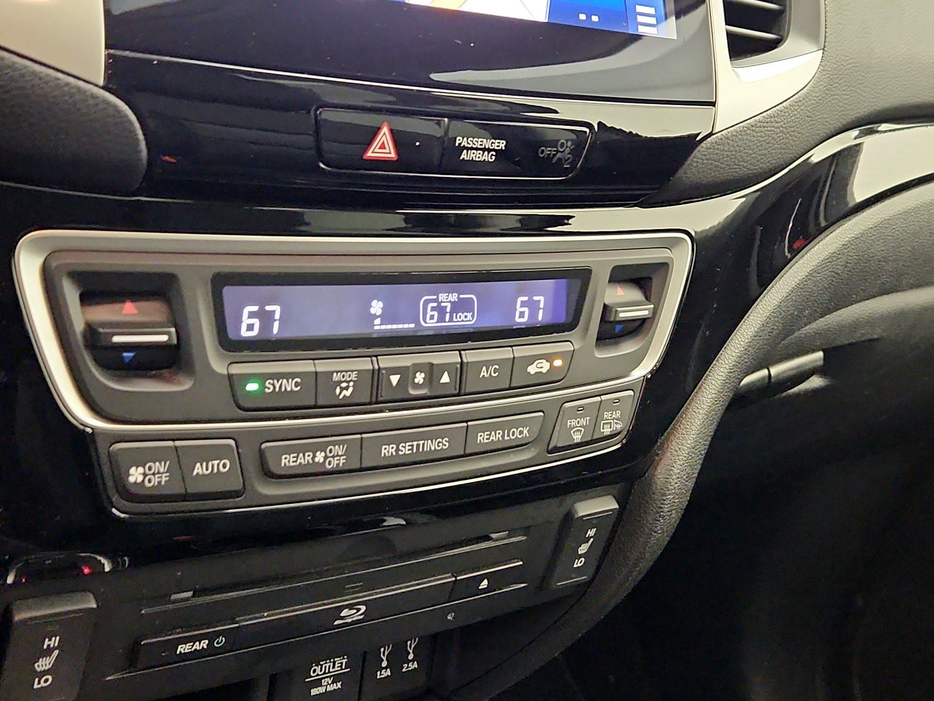 Thumbnail: 2016 Honda Pilot - 17