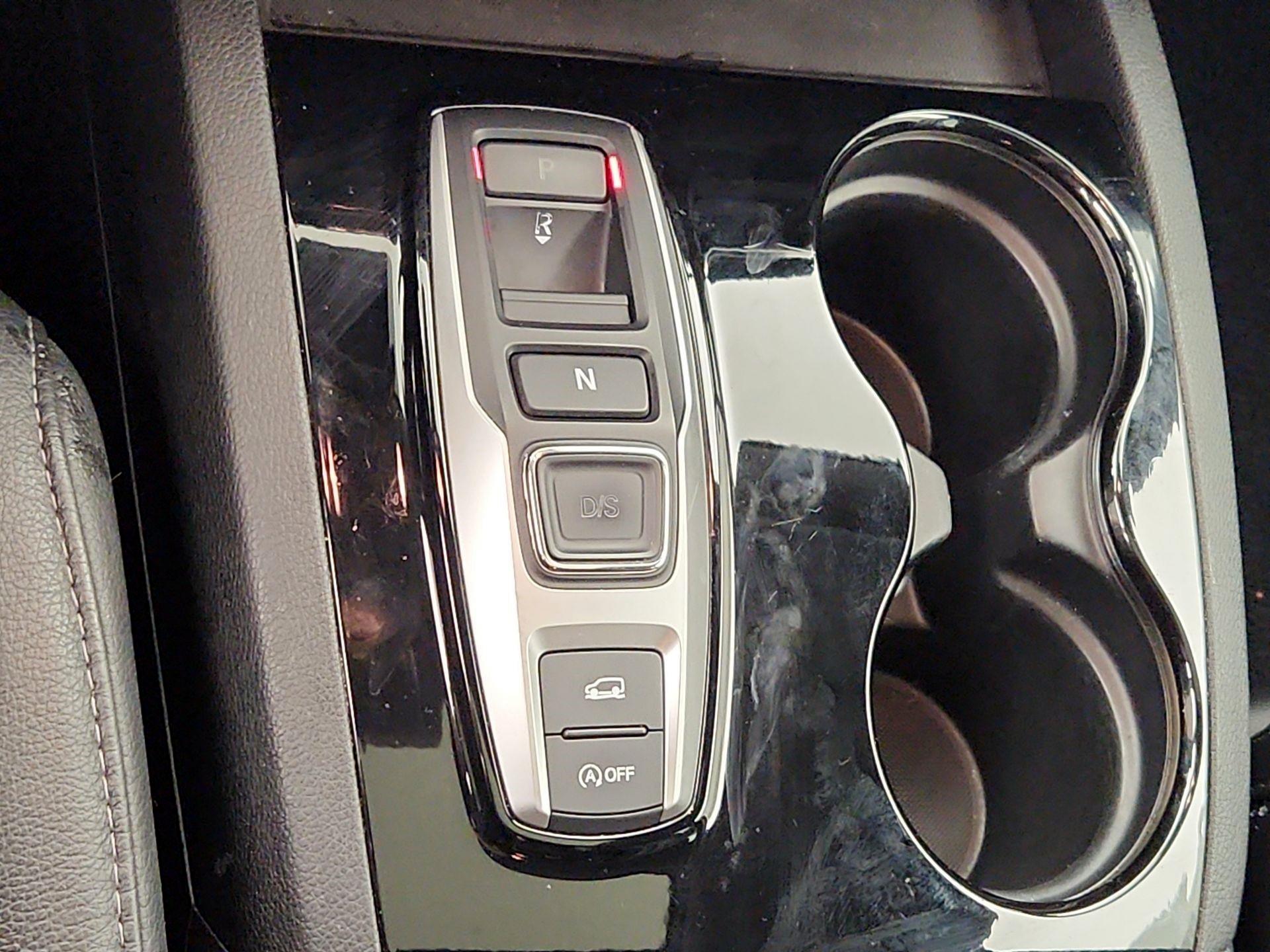 Thumbnail: 2016 Honda Pilot - 18