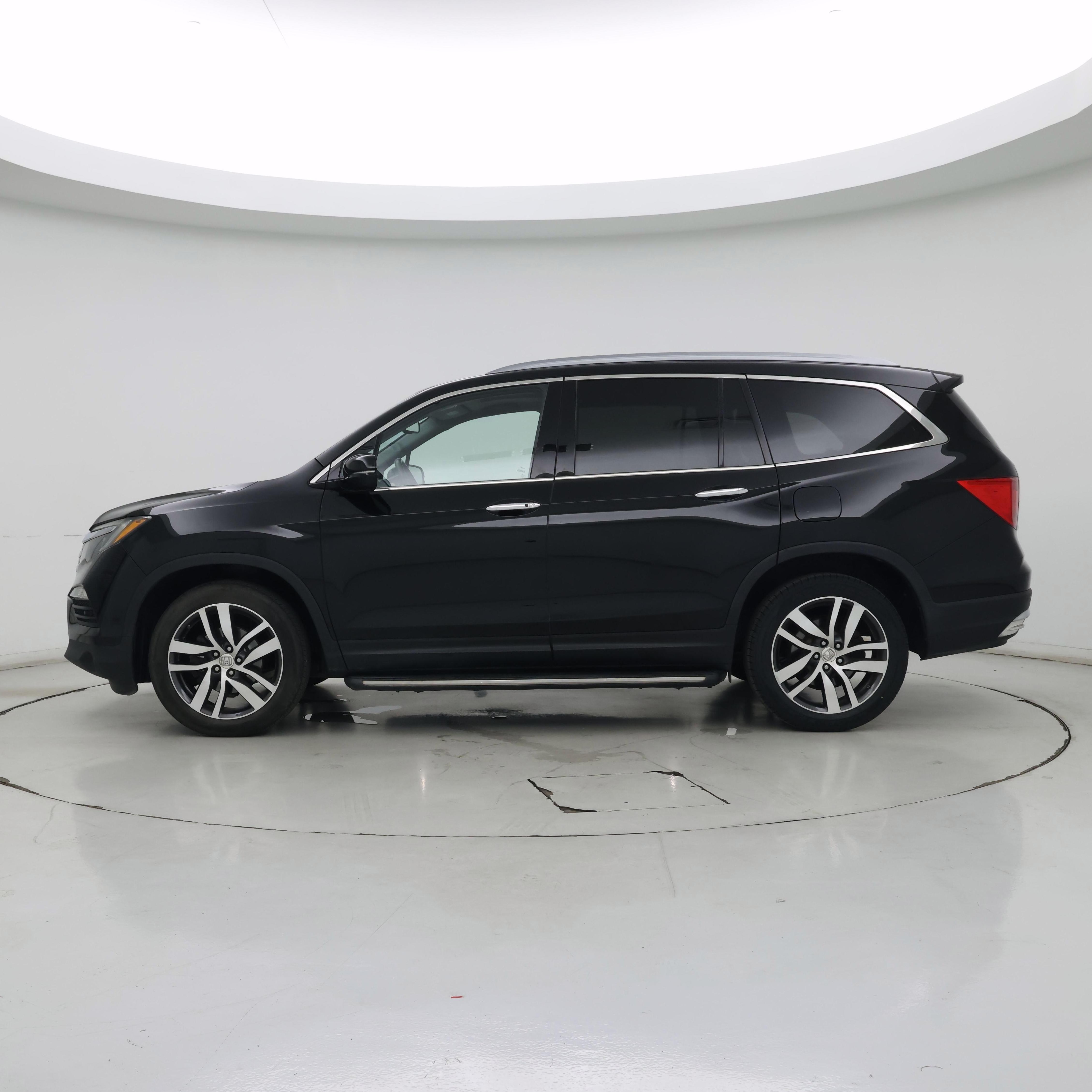 Thumbnail: 2016 Honda Pilot - 3